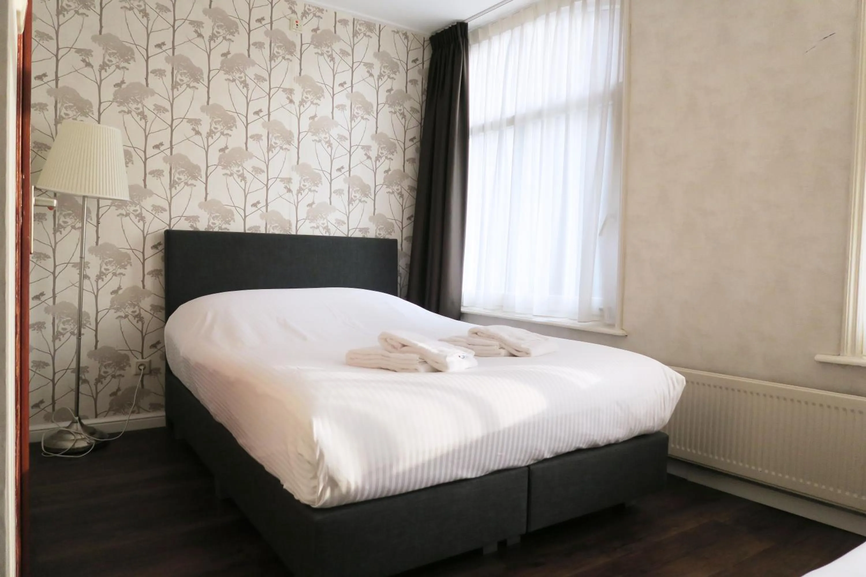 Bedroom, Bed in Hotel Carillon