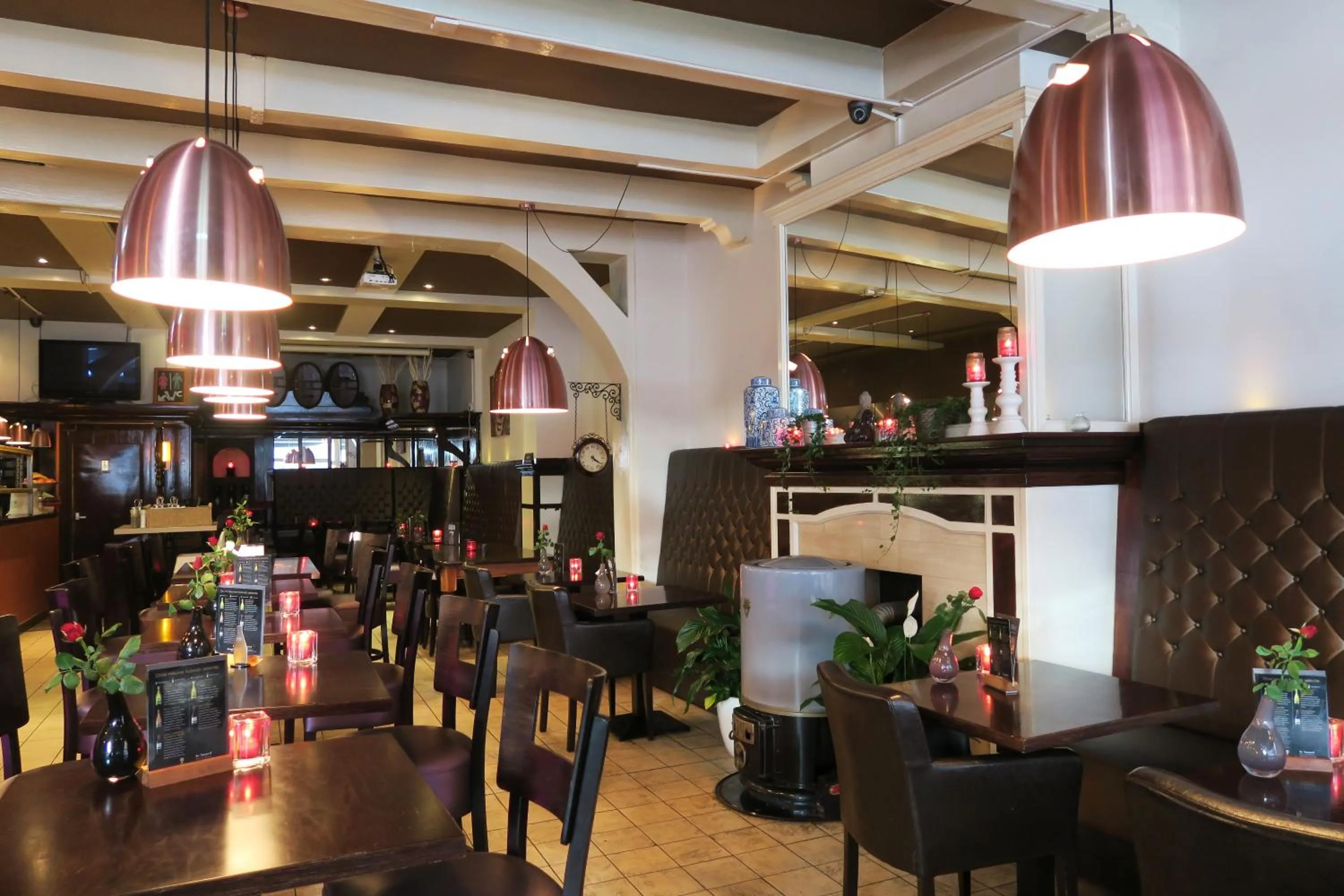 Dining area in Hotel Carillon
