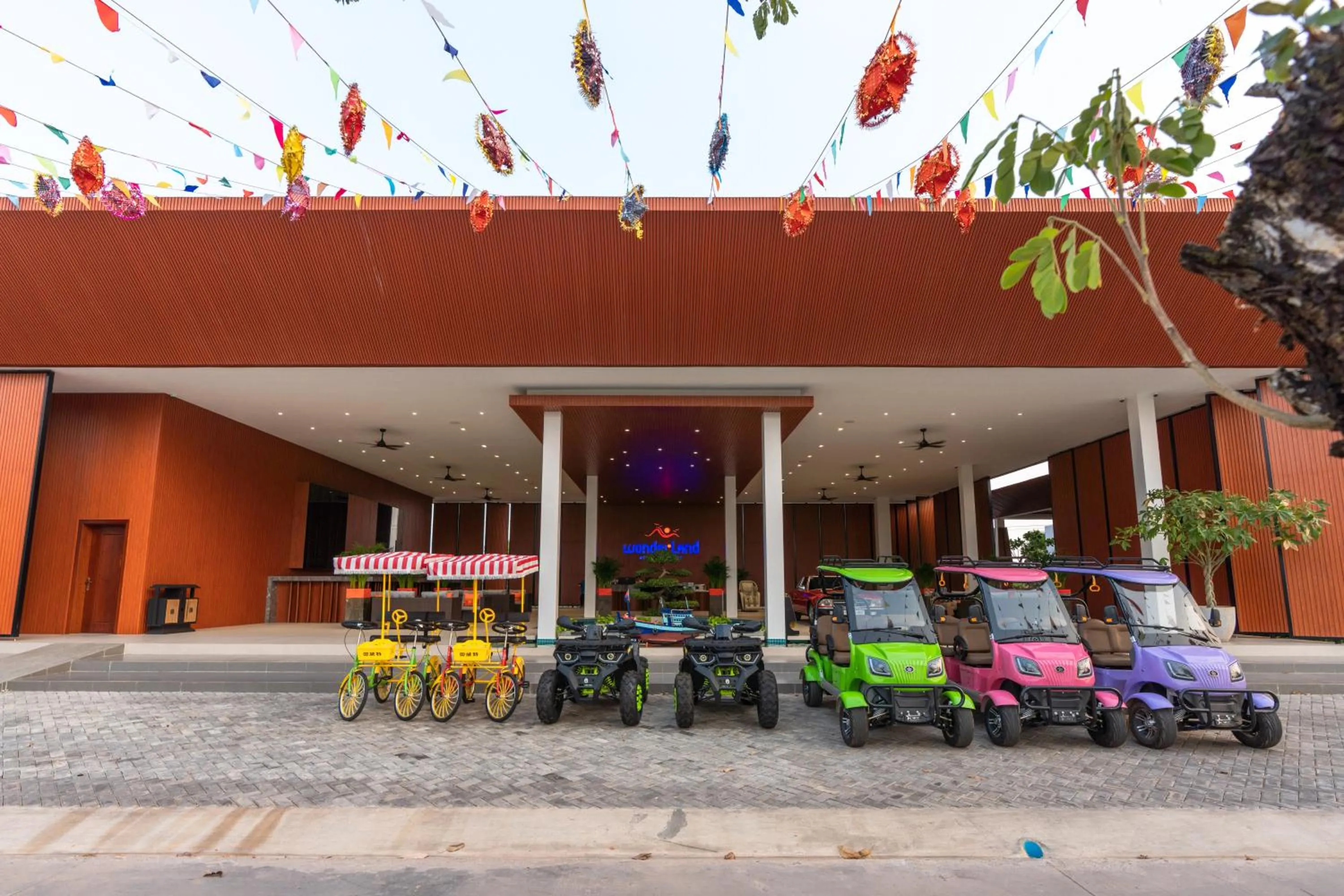 Lobby or reception in Wonderland Suites and Resort