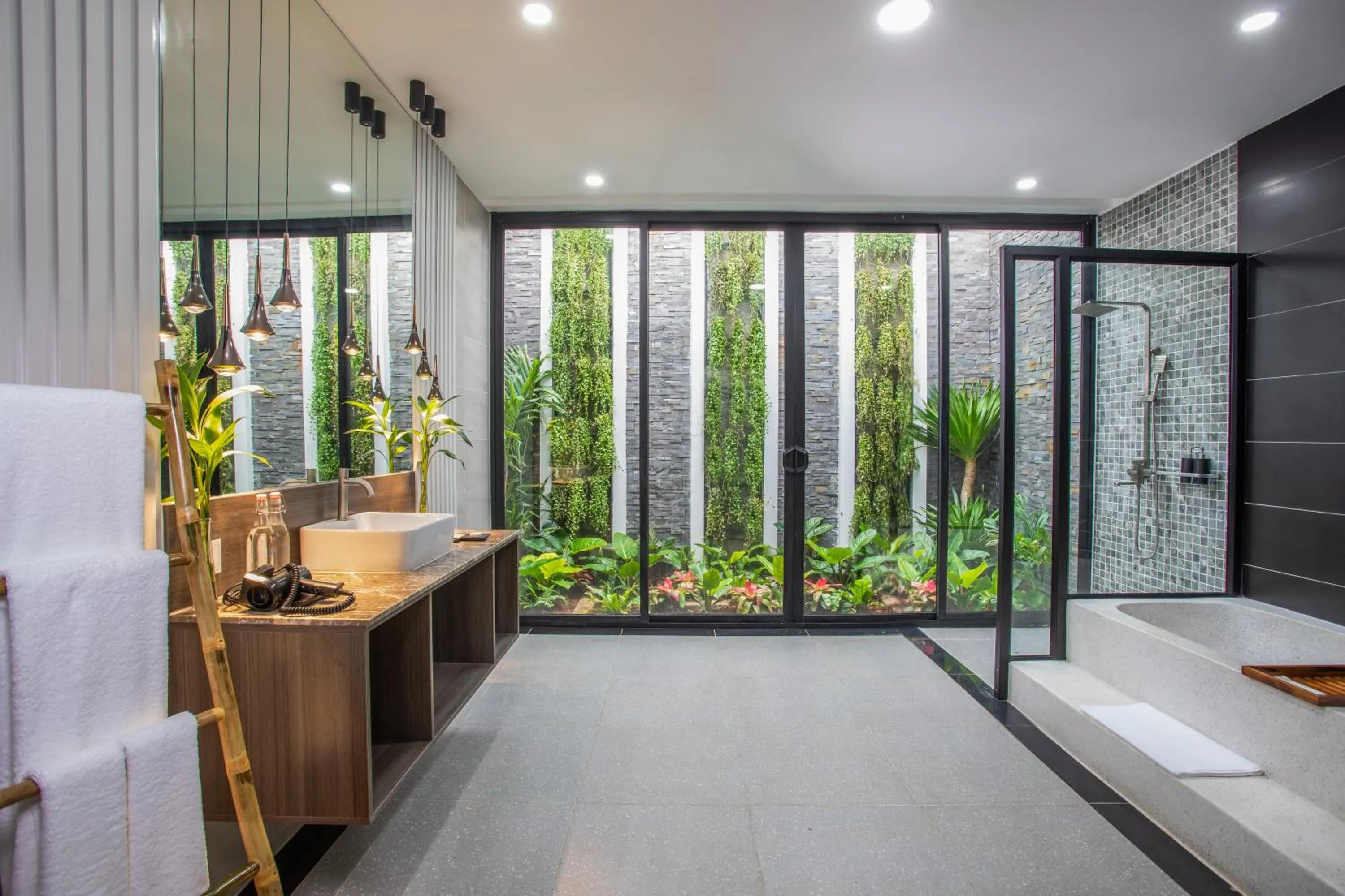 Bathroom in Wonderland Suites and Resort