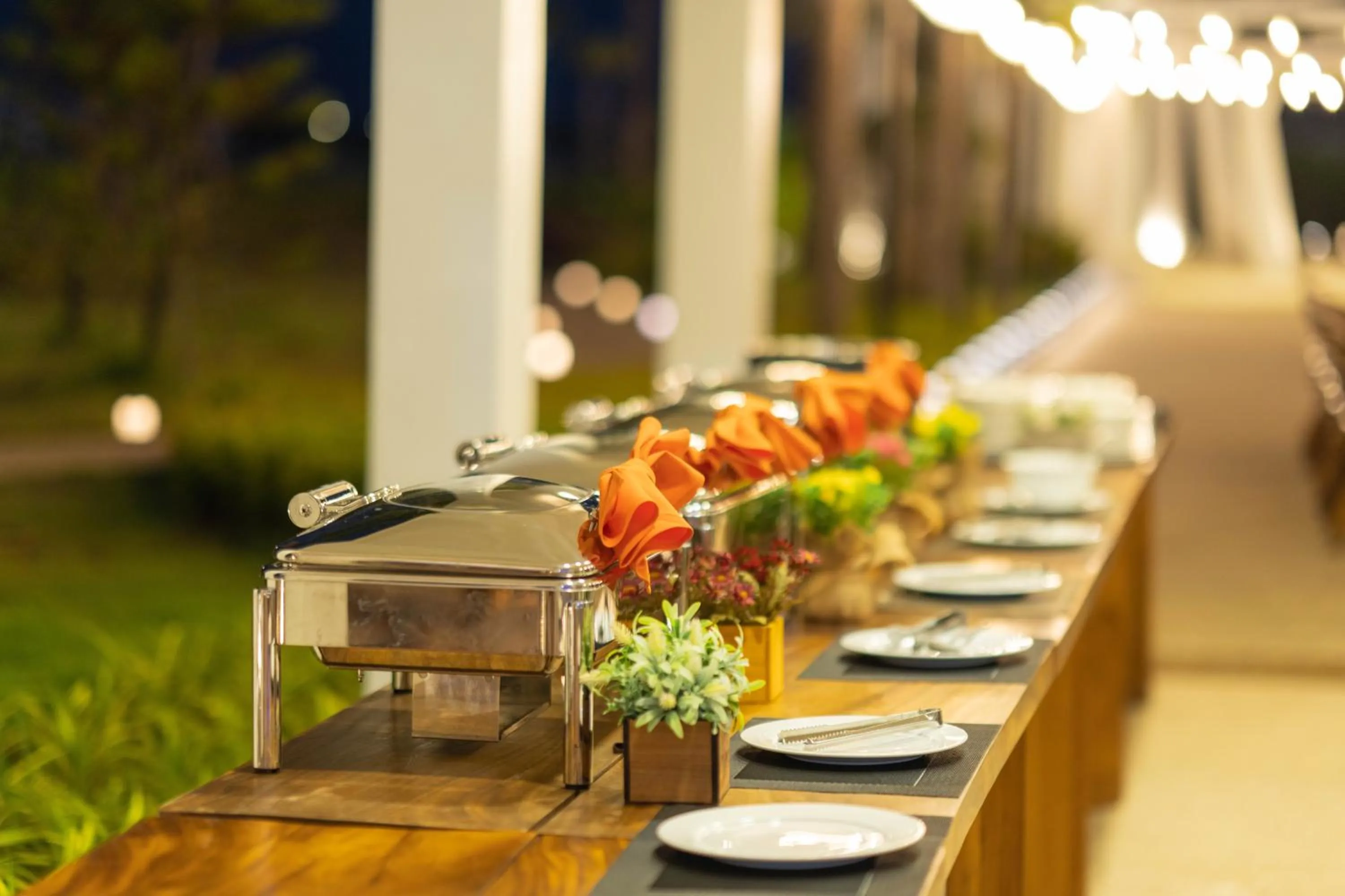 Dining area in Wonderland Suites and Resort