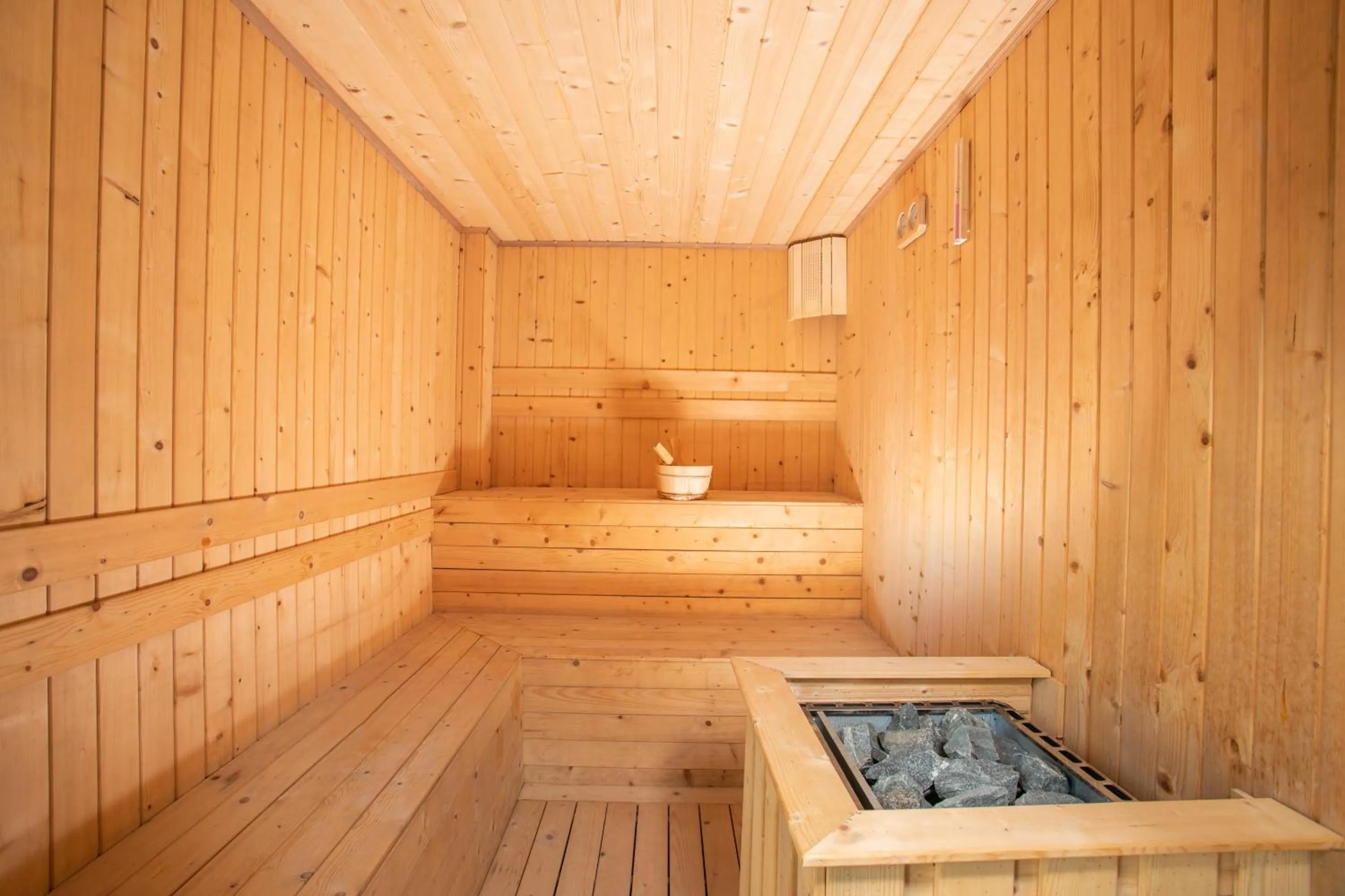 Sauna in Wonderland Suites and Resort