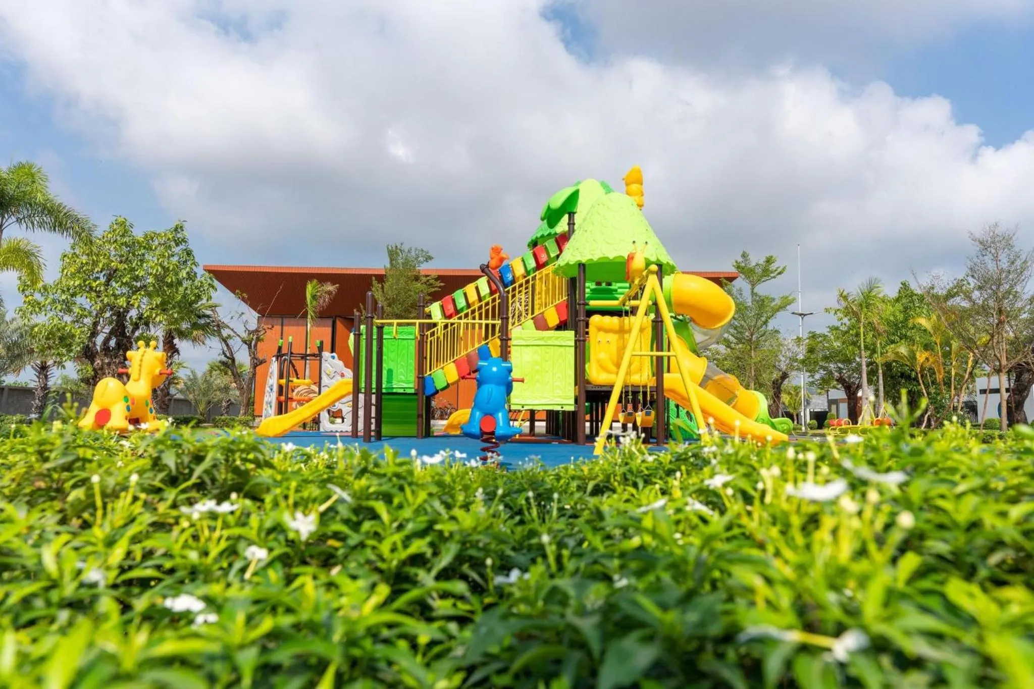 Children play ground in Wonderland Suites and Resort