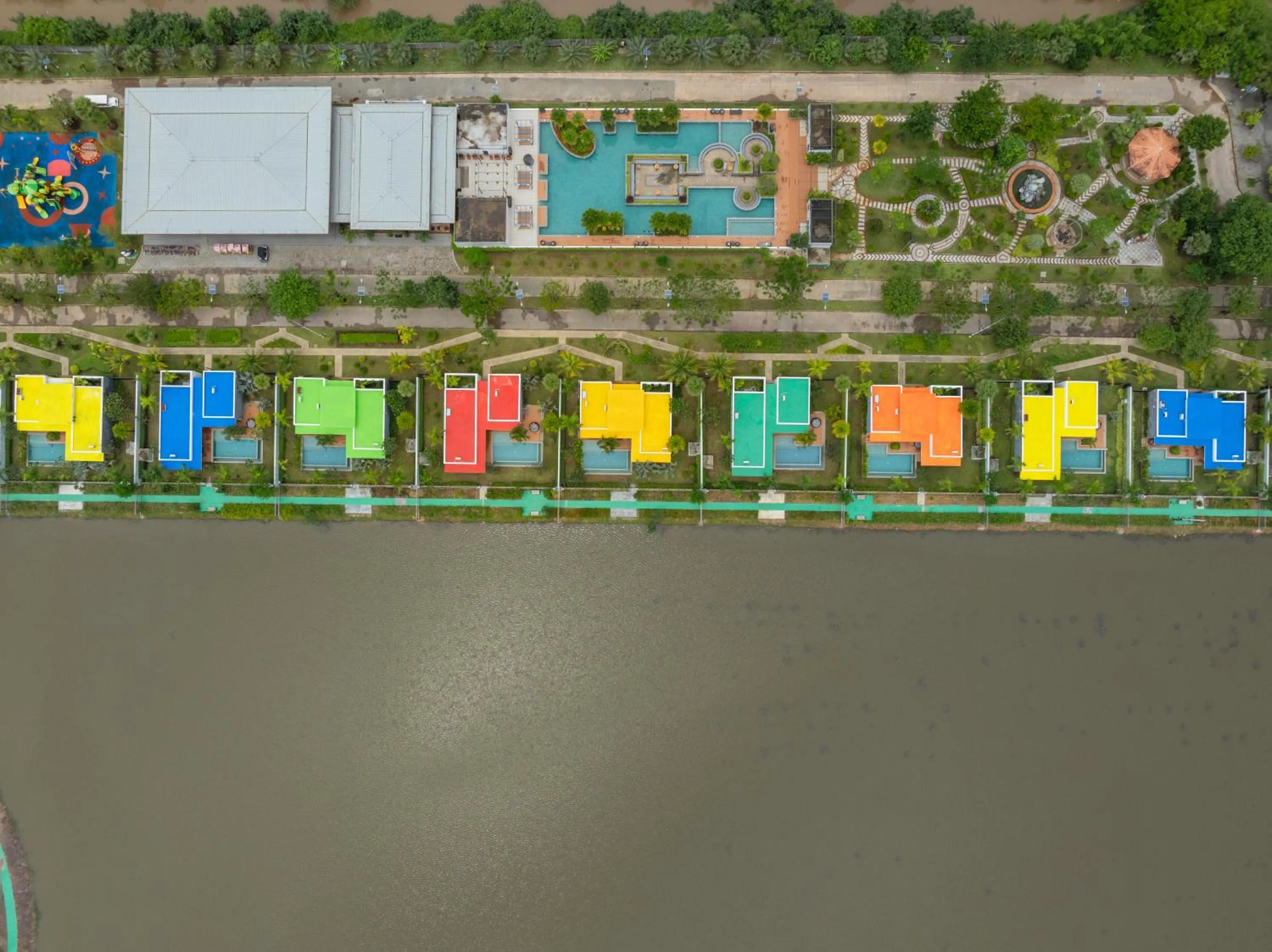 Swimming pool in Wonderland Suites and Resort