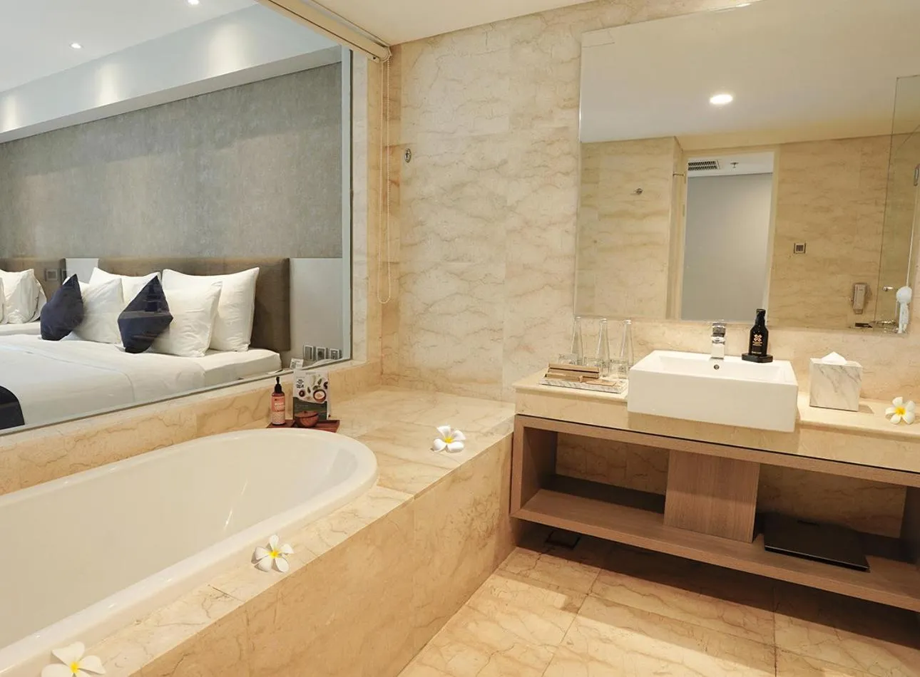 Bath, Bed in Platinum Hotel Jimbaran Beach Bali