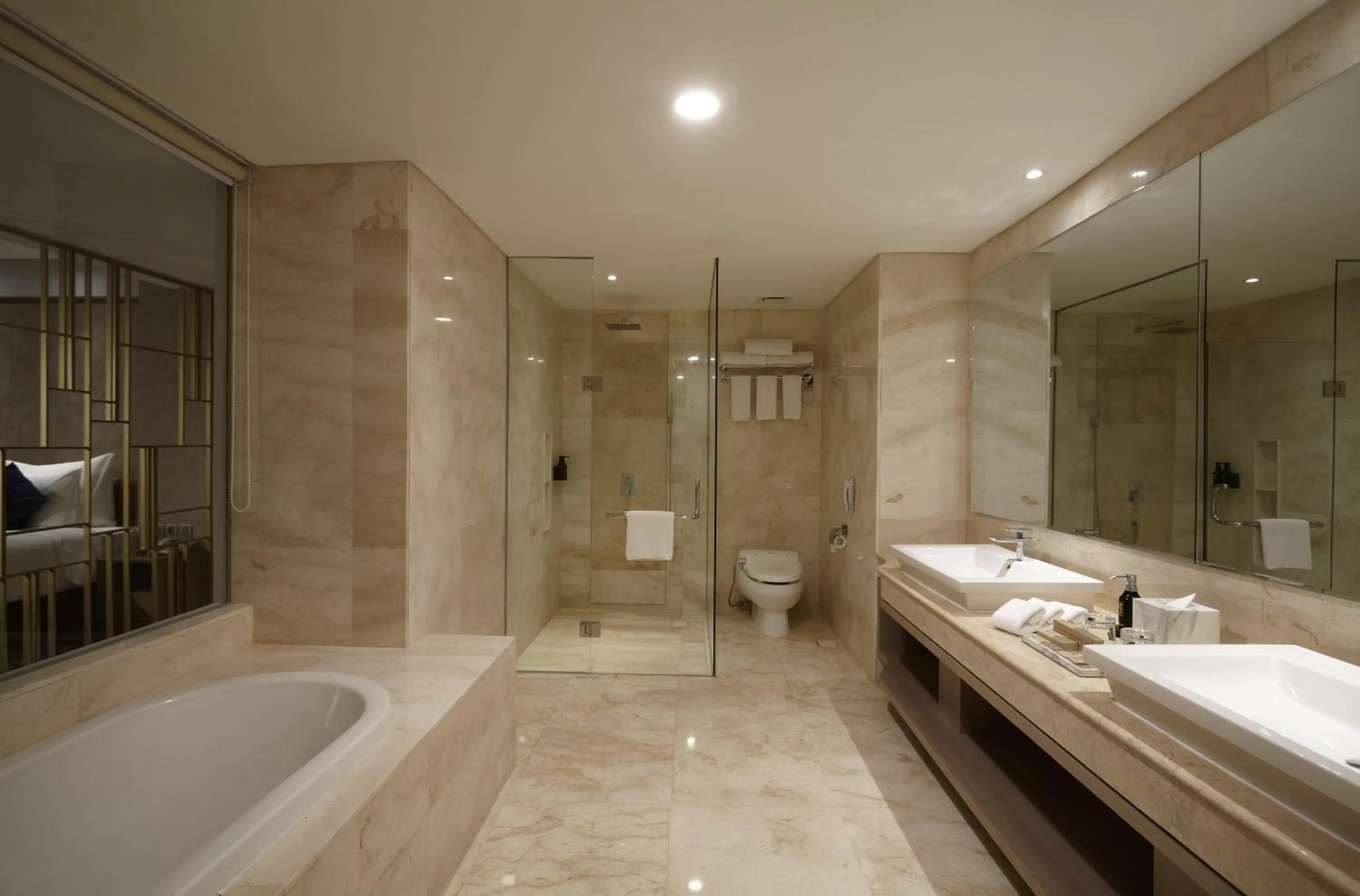 Shower, Bed in Platinum Hotel Jimbaran Beach Bali