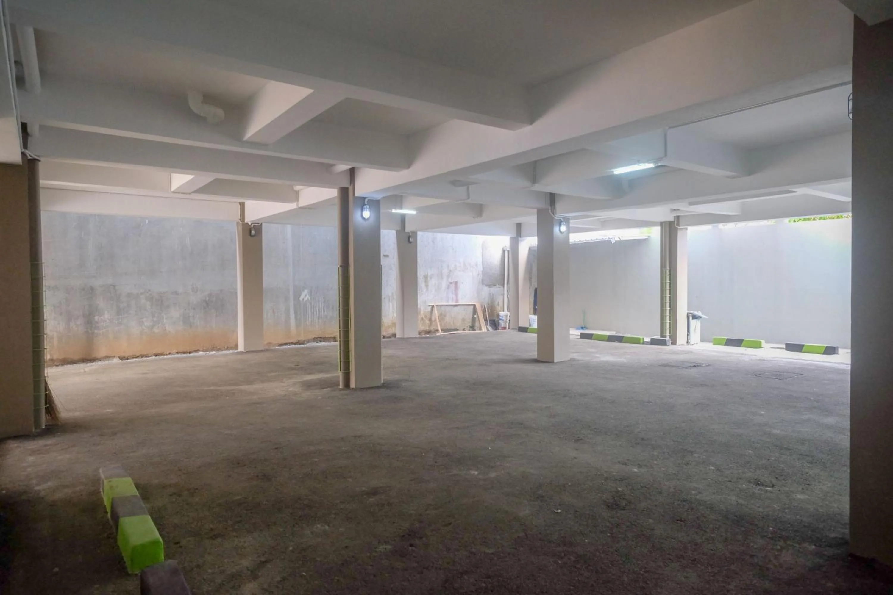 Property building in Urbanview Grand Lotus Hotel by RedDoorz