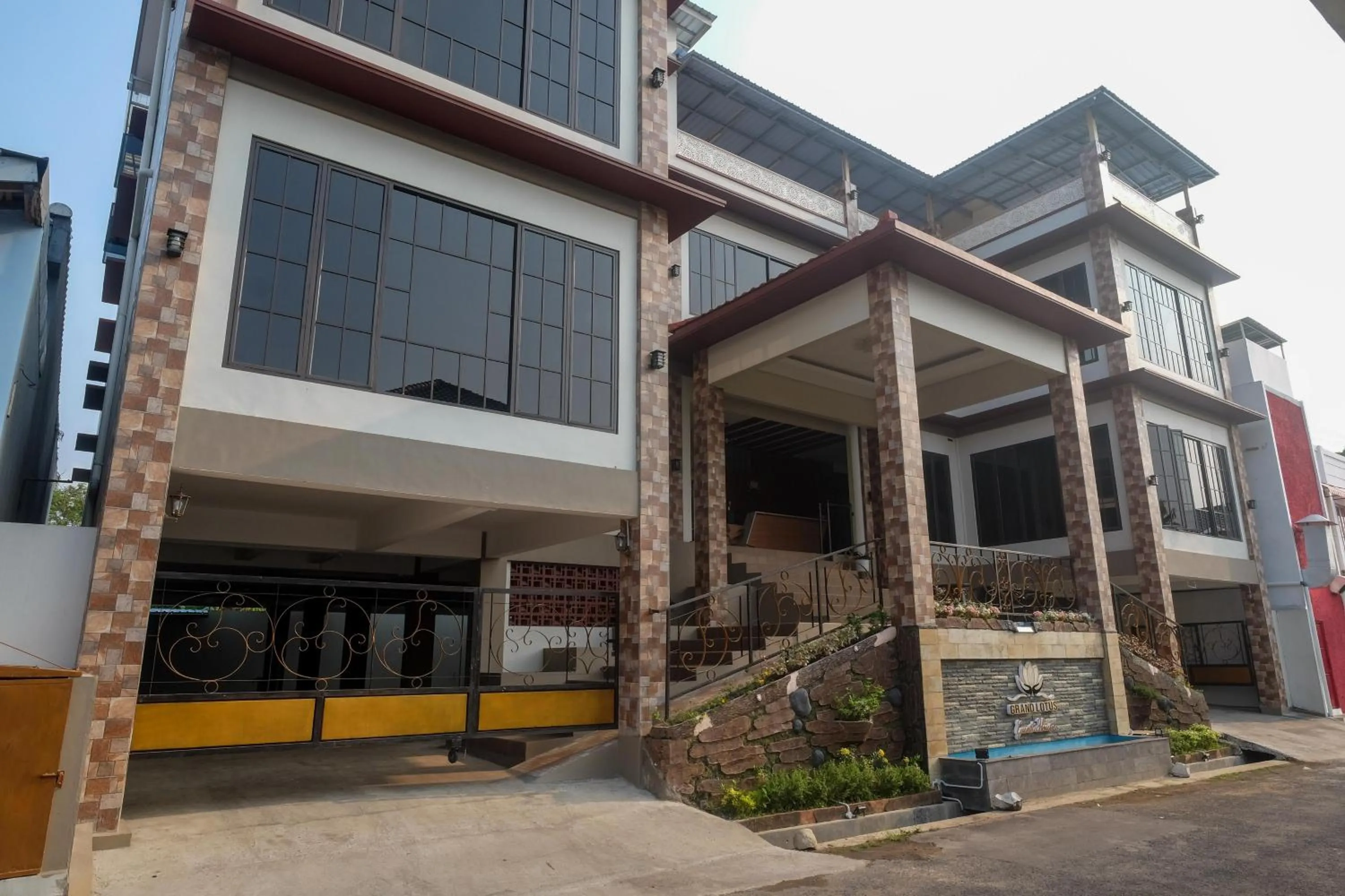 Facade/entrance in Urbanview Grand Lotus Hotel by RedDoorz