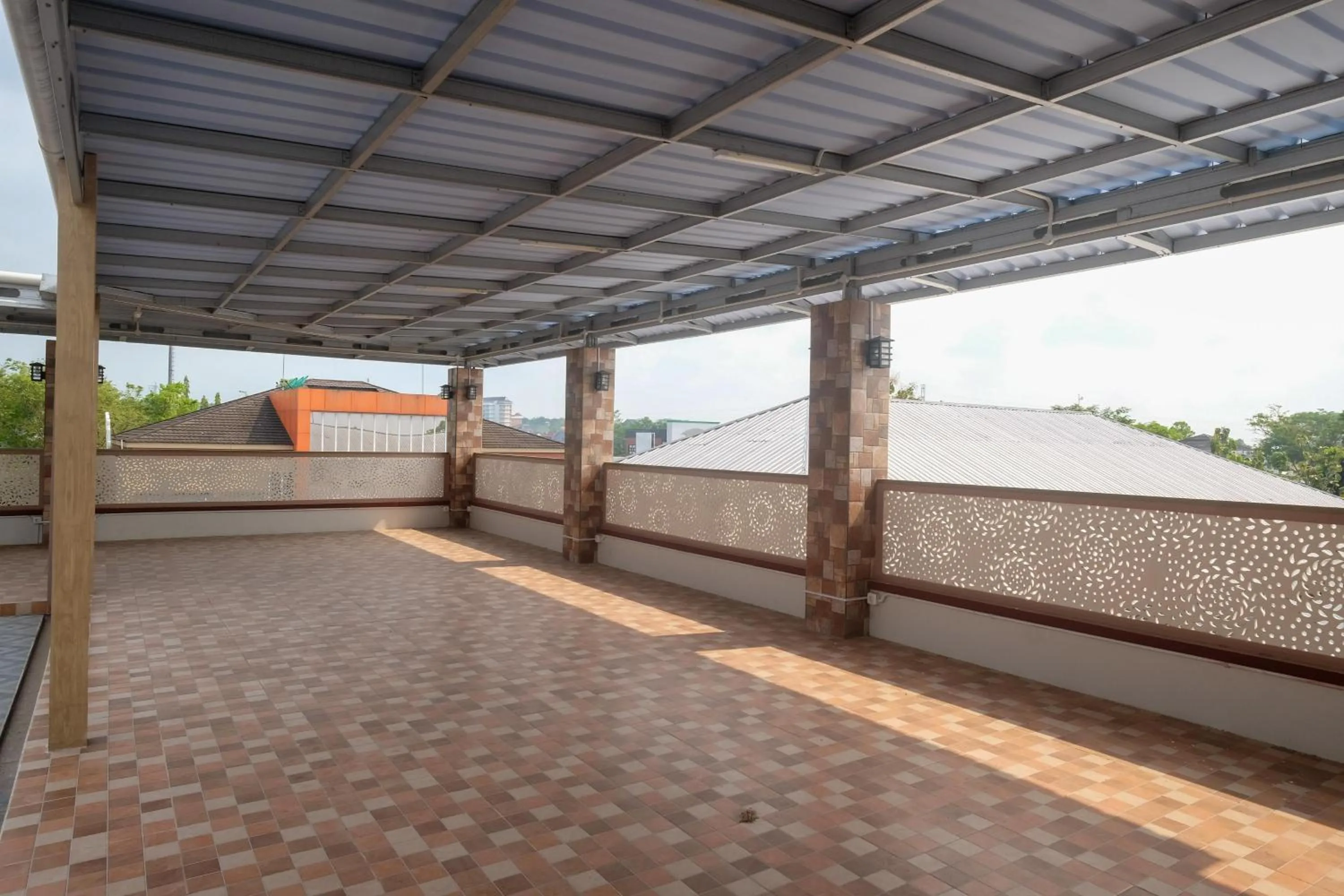 Property building in Urbanview Grand Lotus Hotel by RedDoorz