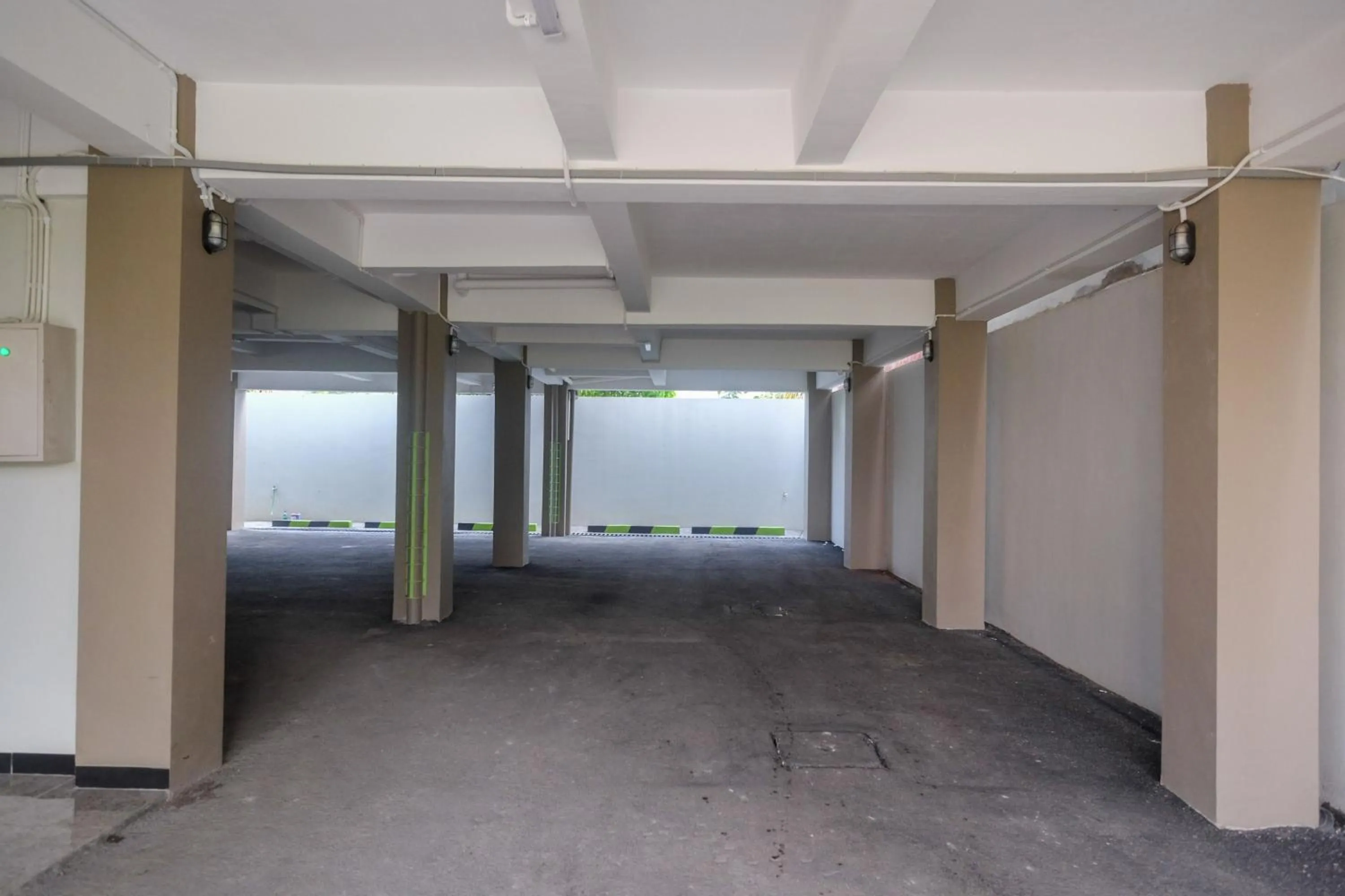 Property building, Bed in Urbanview Grand Lotus Hotel by RedDoorz