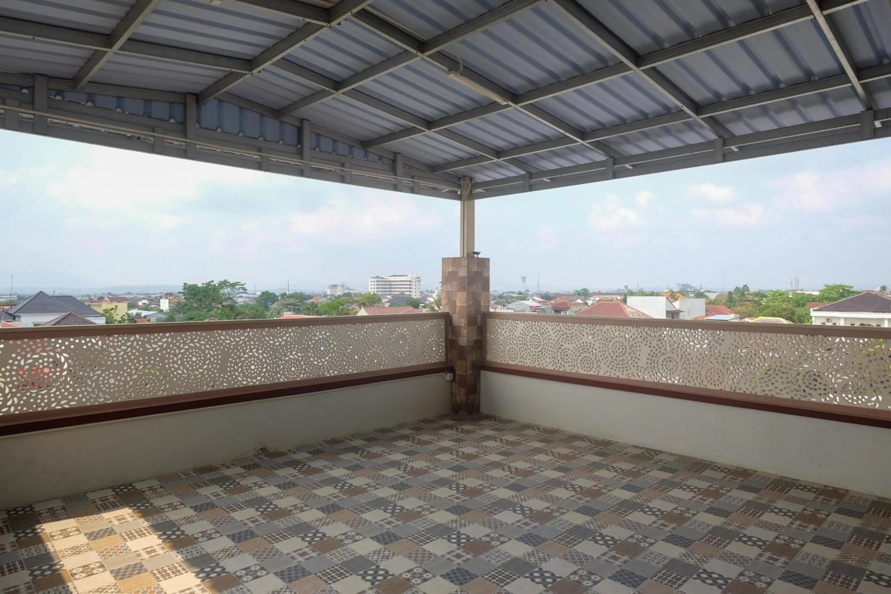 Property building in Urbanview Grand Lotus Hotel by RedDoorz