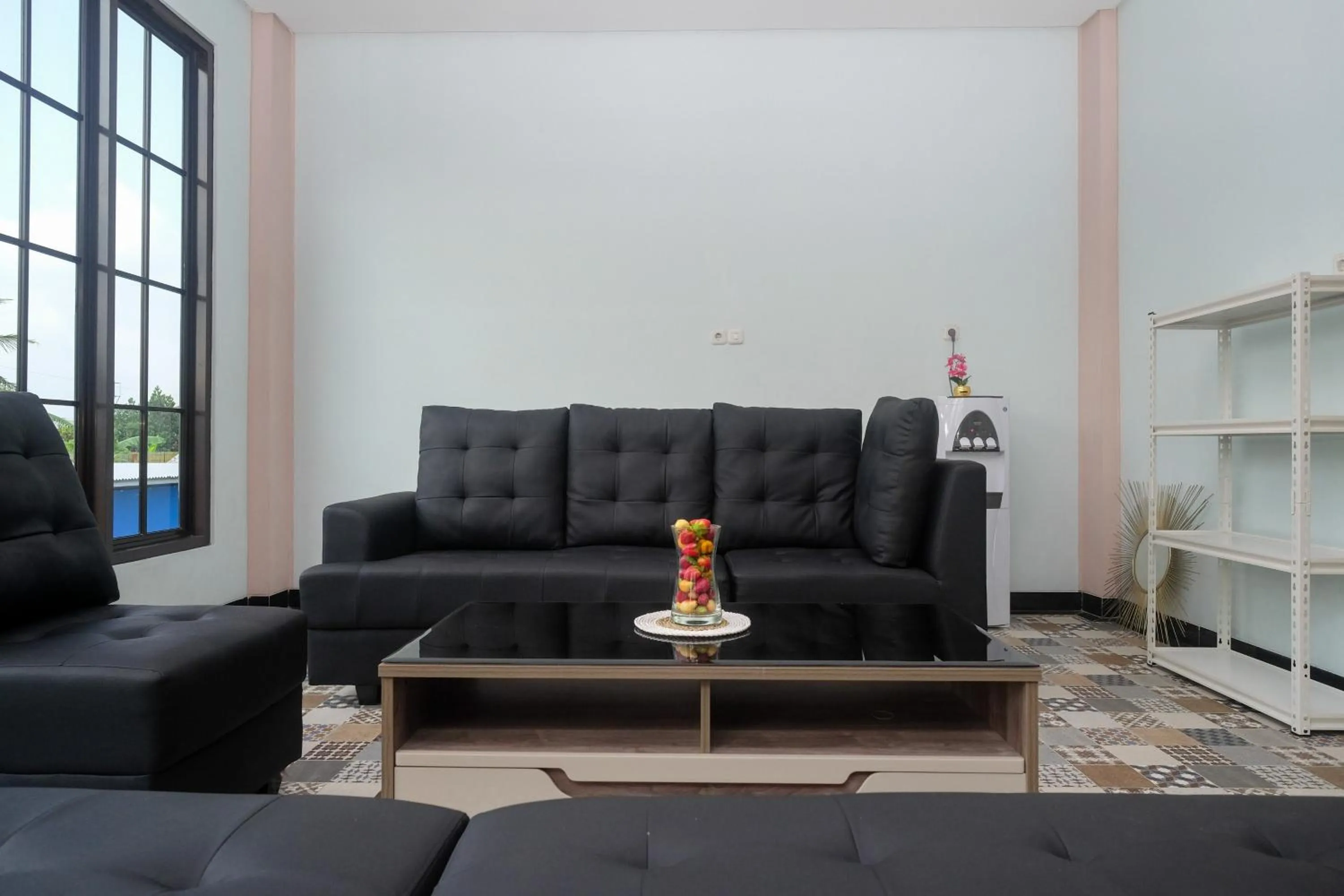 Seating area in Urbanview Grand Lotus Hotel by RedDoorz