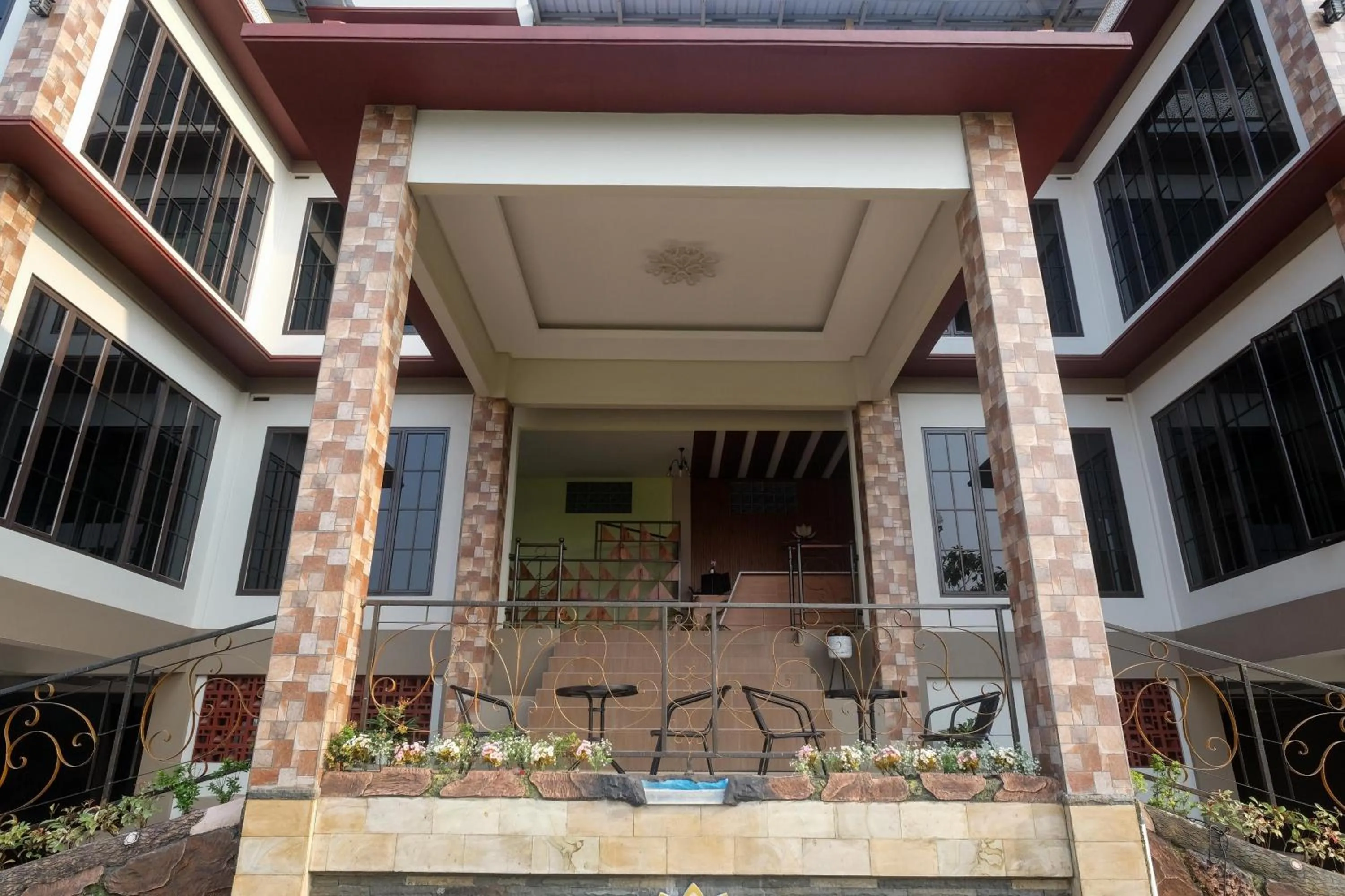 Facade/entrance in Urbanview Grand Lotus Hotel by RedDoorz