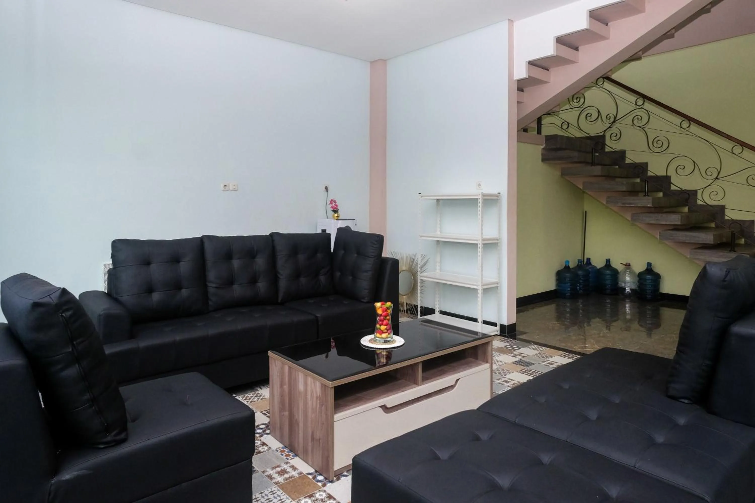 Seating area in Urbanview Grand Lotus Hotel by RedDoorz