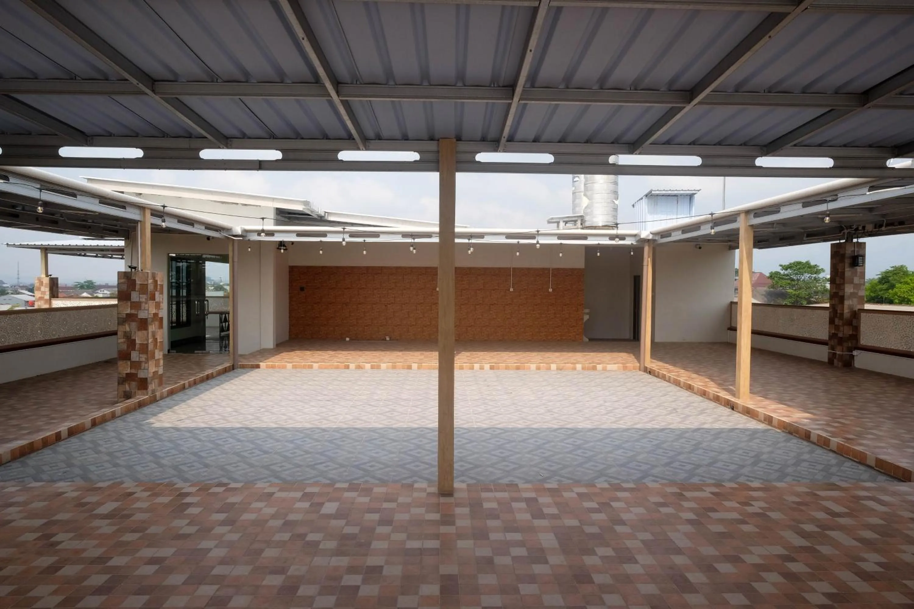 Property building in Urbanview Grand Lotus Hotel by RedDoorz