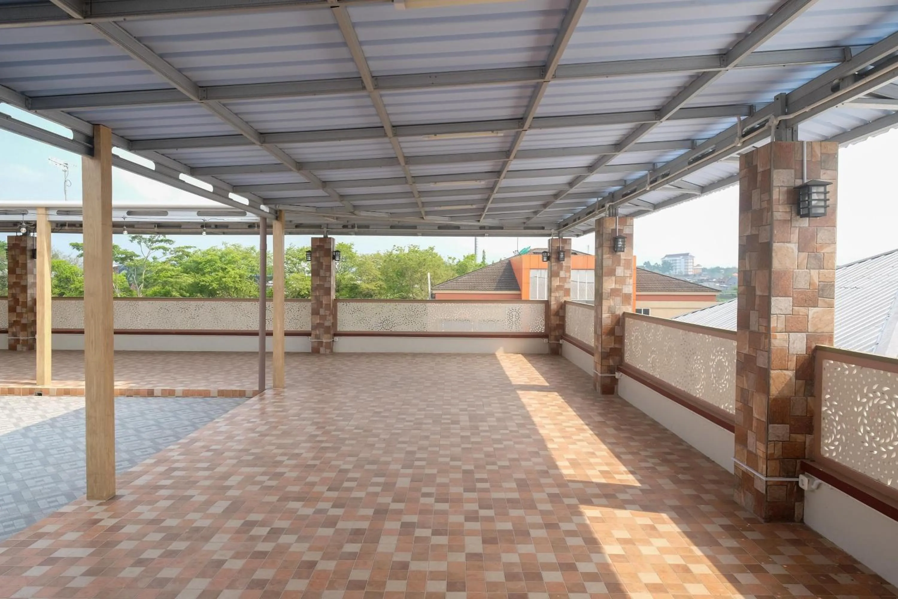 Property building in Urbanview Grand Lotus Hotel by RedDoorz