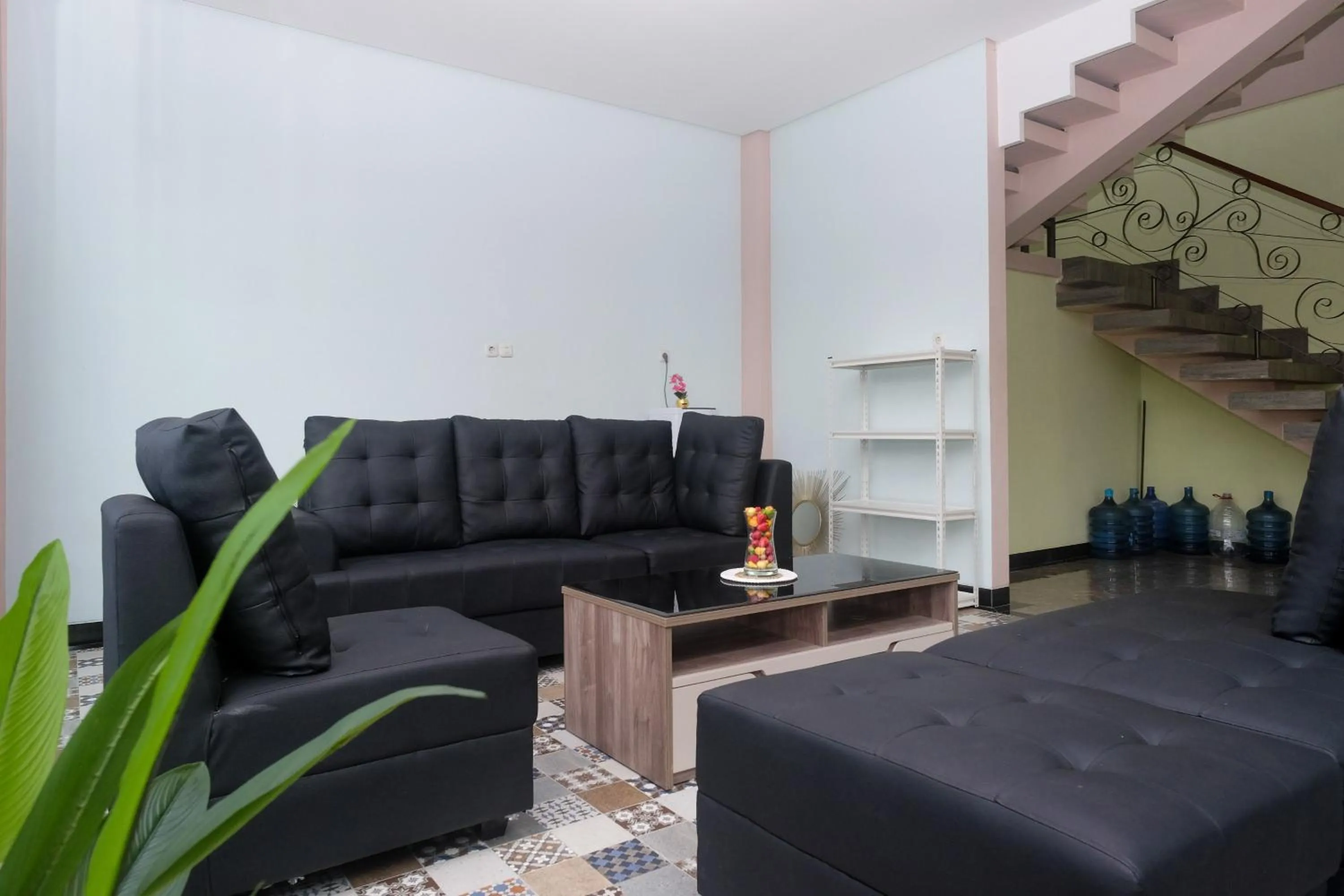 Seating area in Urbanview Grand Lotus Hotel by RedDoorz