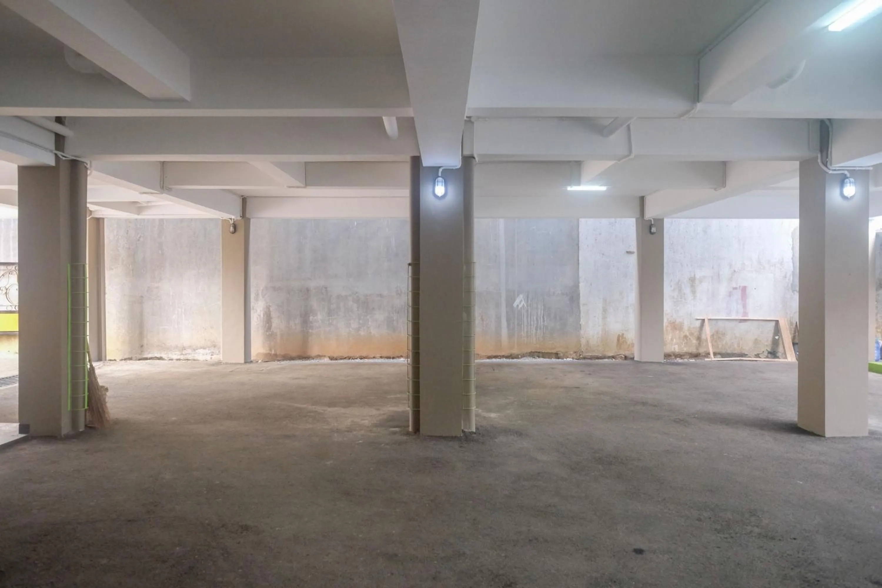 Property building in Urbanview Grand Lotus Hotel by RedDoorz