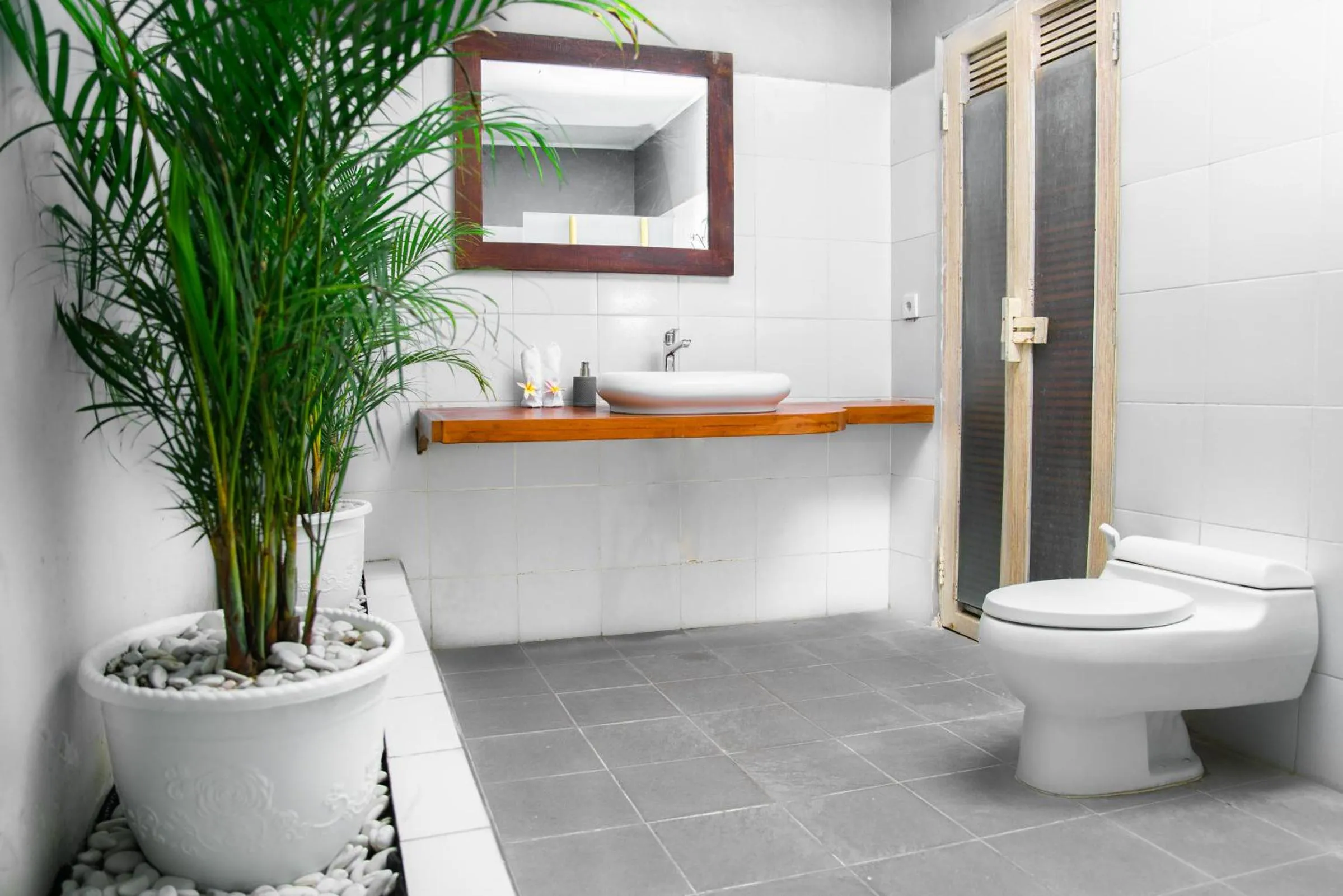 Toilet in Bali Invest Living