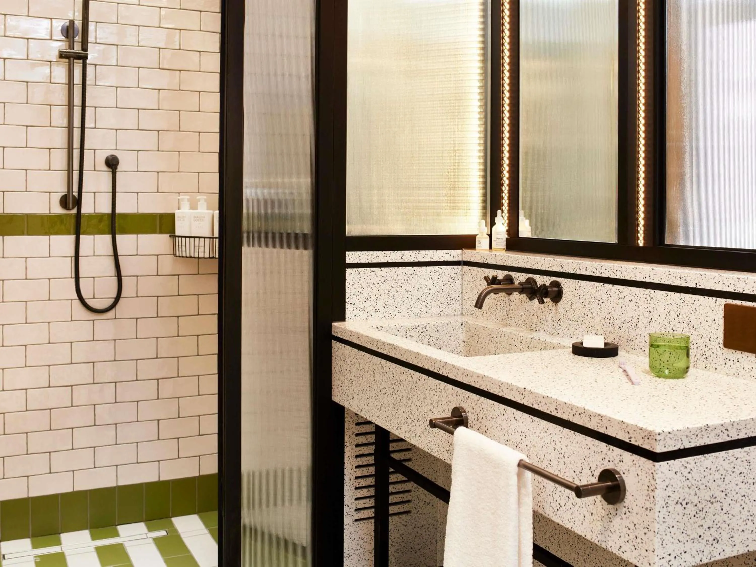 Bedroom in Hyde London City - St Paul's