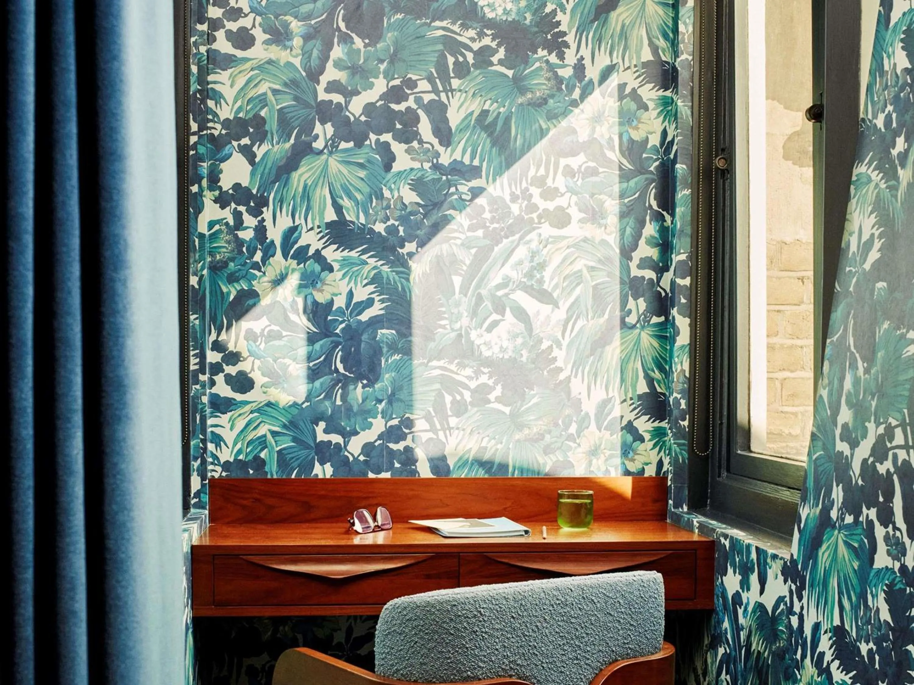 Bedroom in Hyde London City - St Paul's