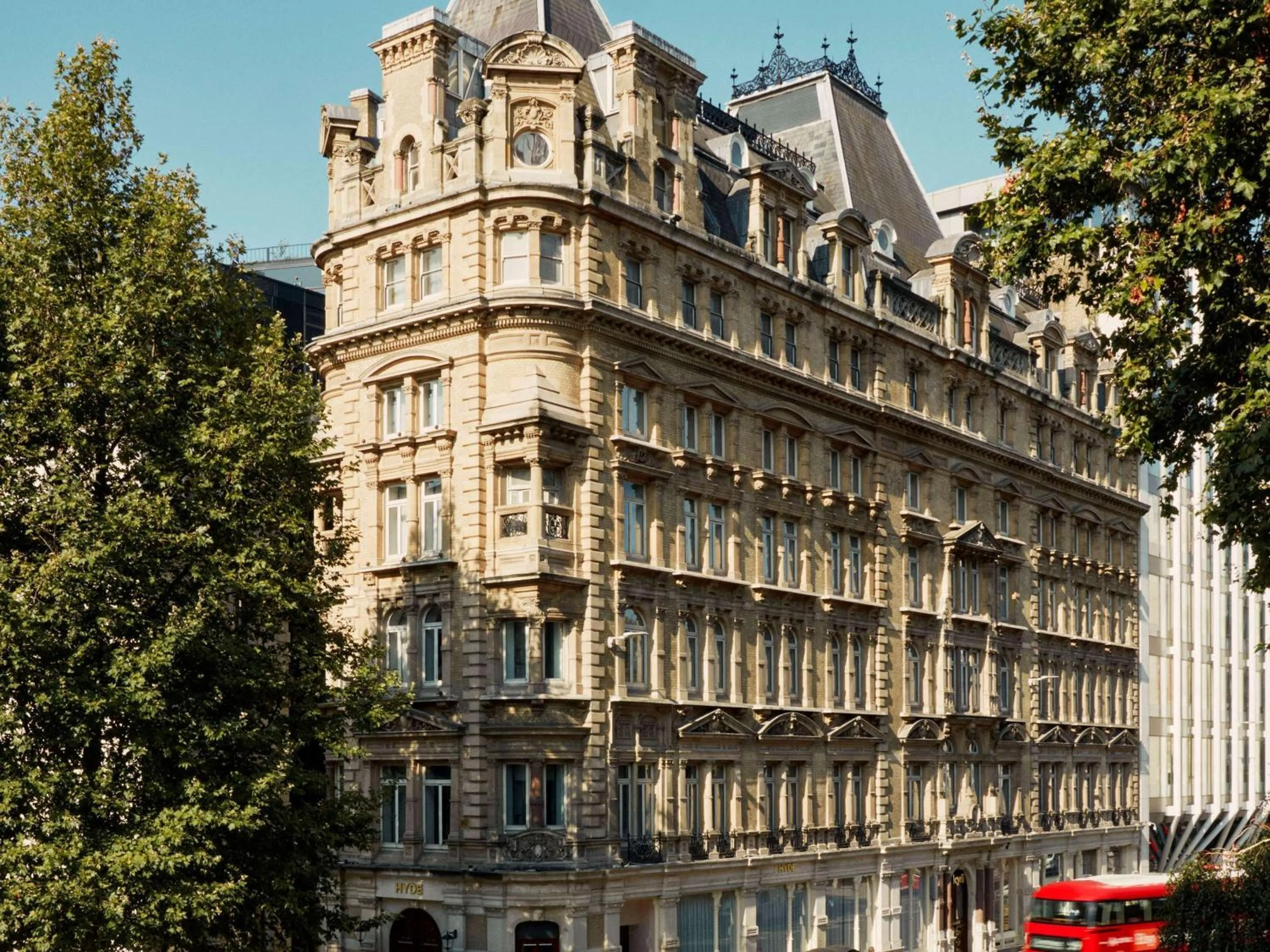 Property building in Hyde London City - St Paul's