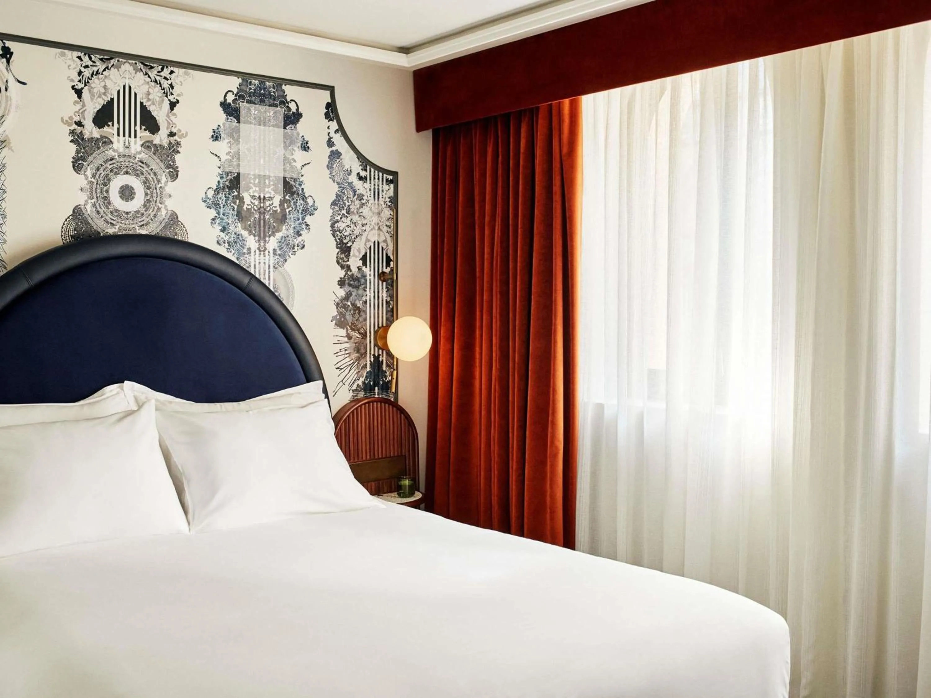 Bedroom, Bed in Hyde London City - St Paul's