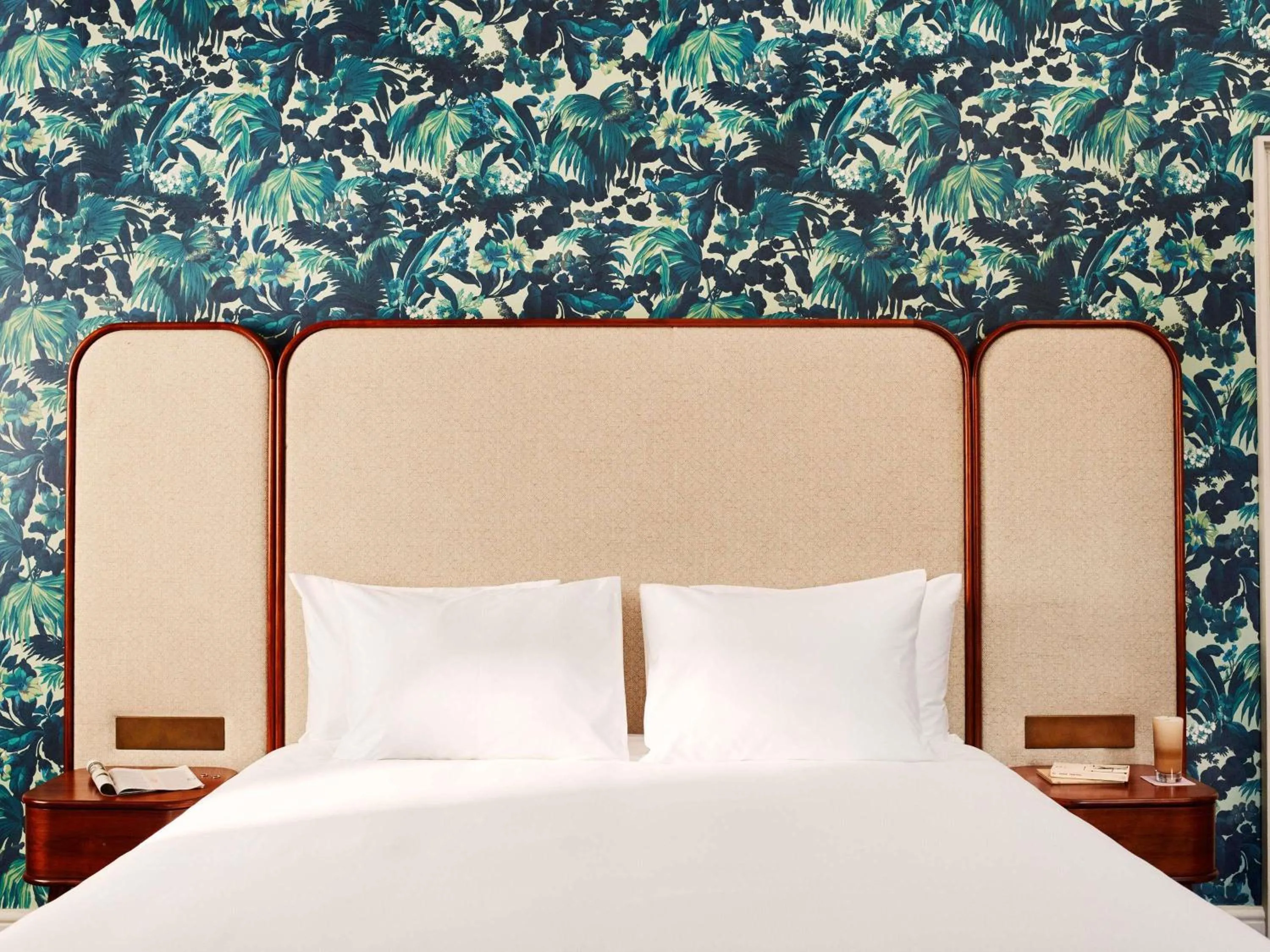 Bedroom, Bed in Hyde London City - St Paul's