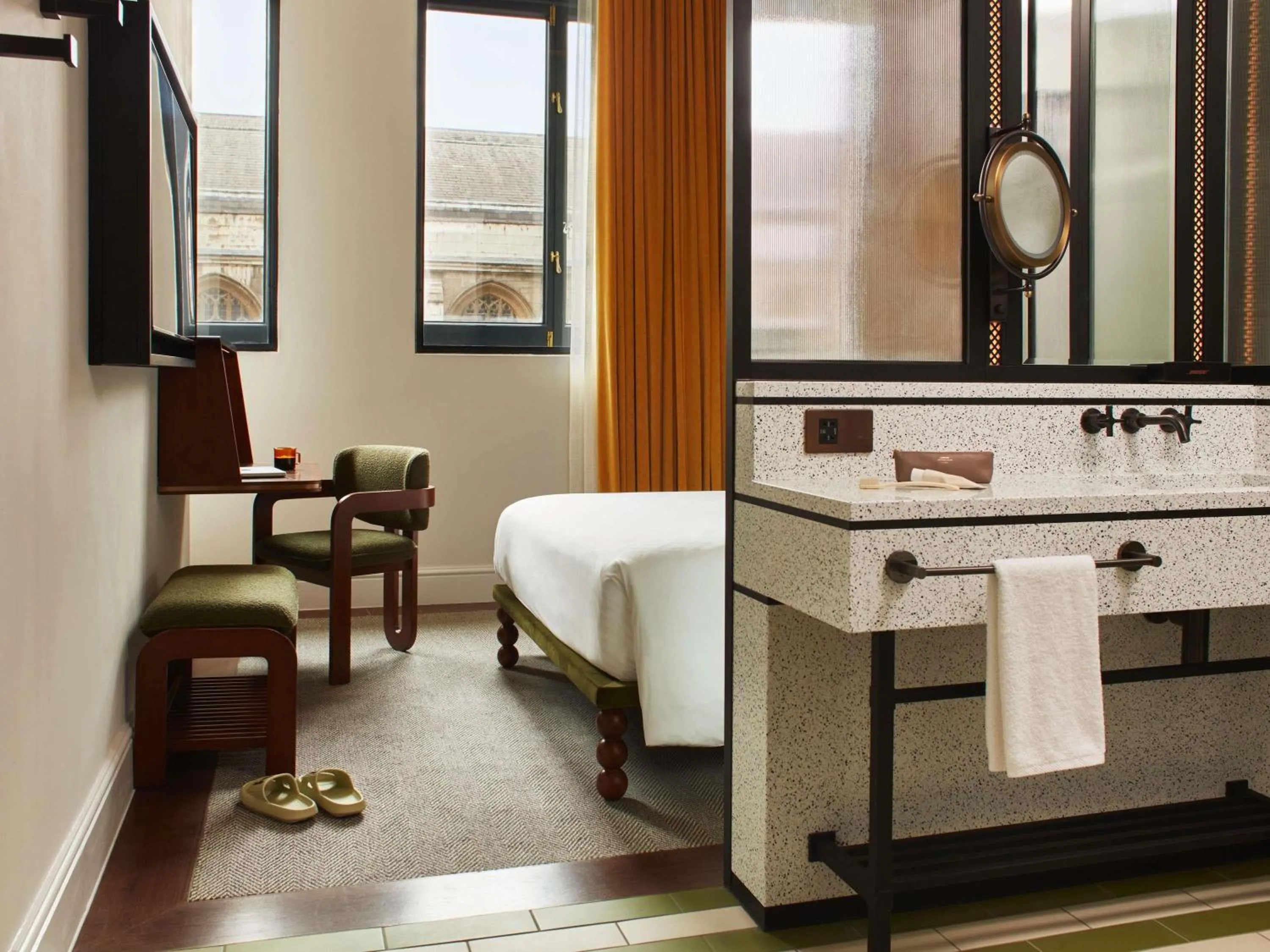 Bedroom, Bed in Hyde London City - St Paul's