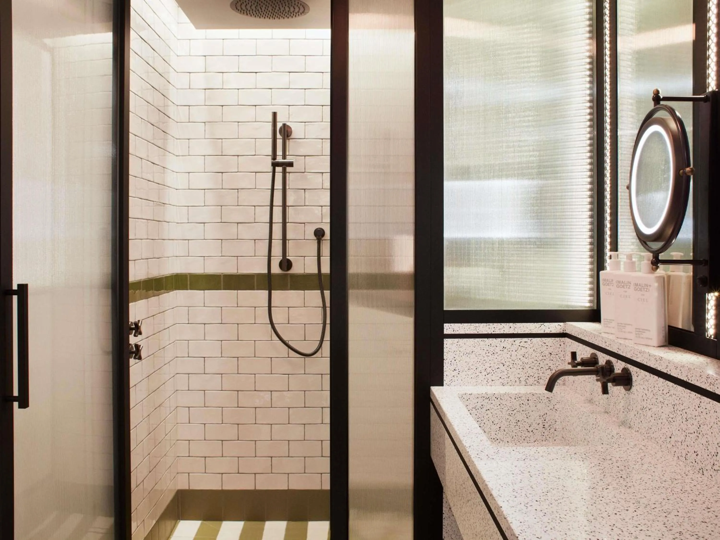 Bedroom in Hyde London City - St Paul's