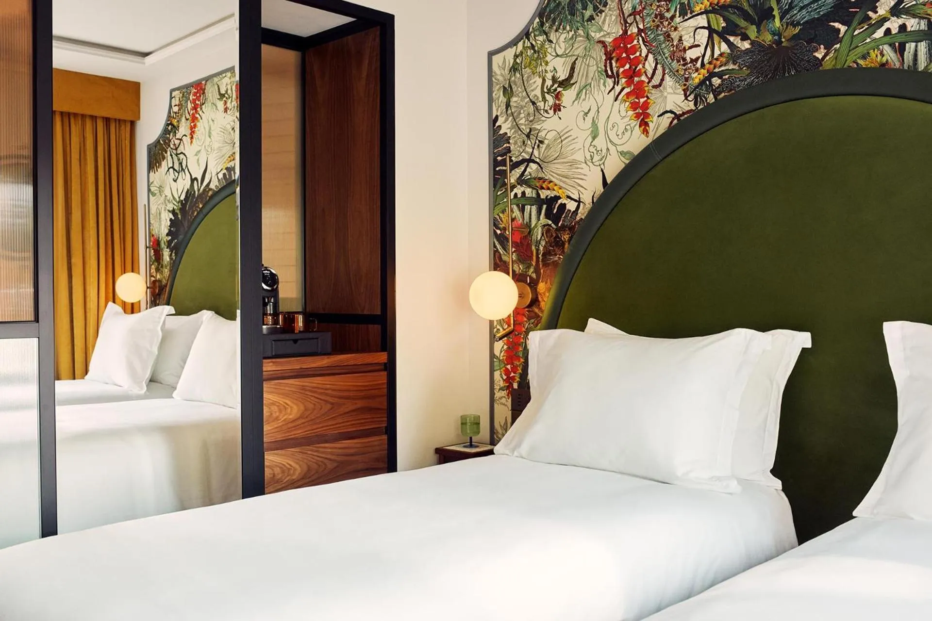 Bedroom, Bed in Hyde London City - St Paul's