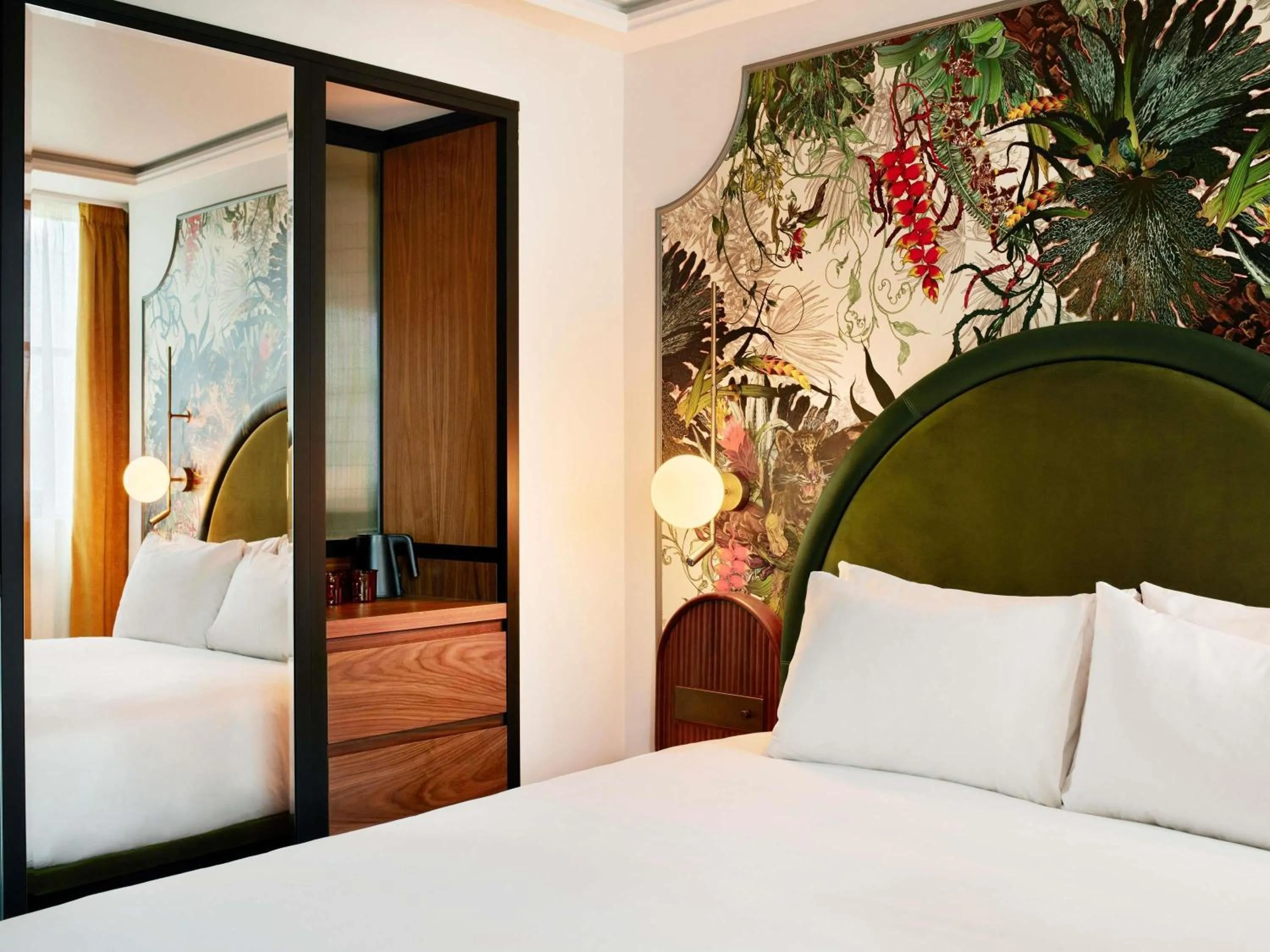 Bedroom, Bed in Hyde London City - St Paul's