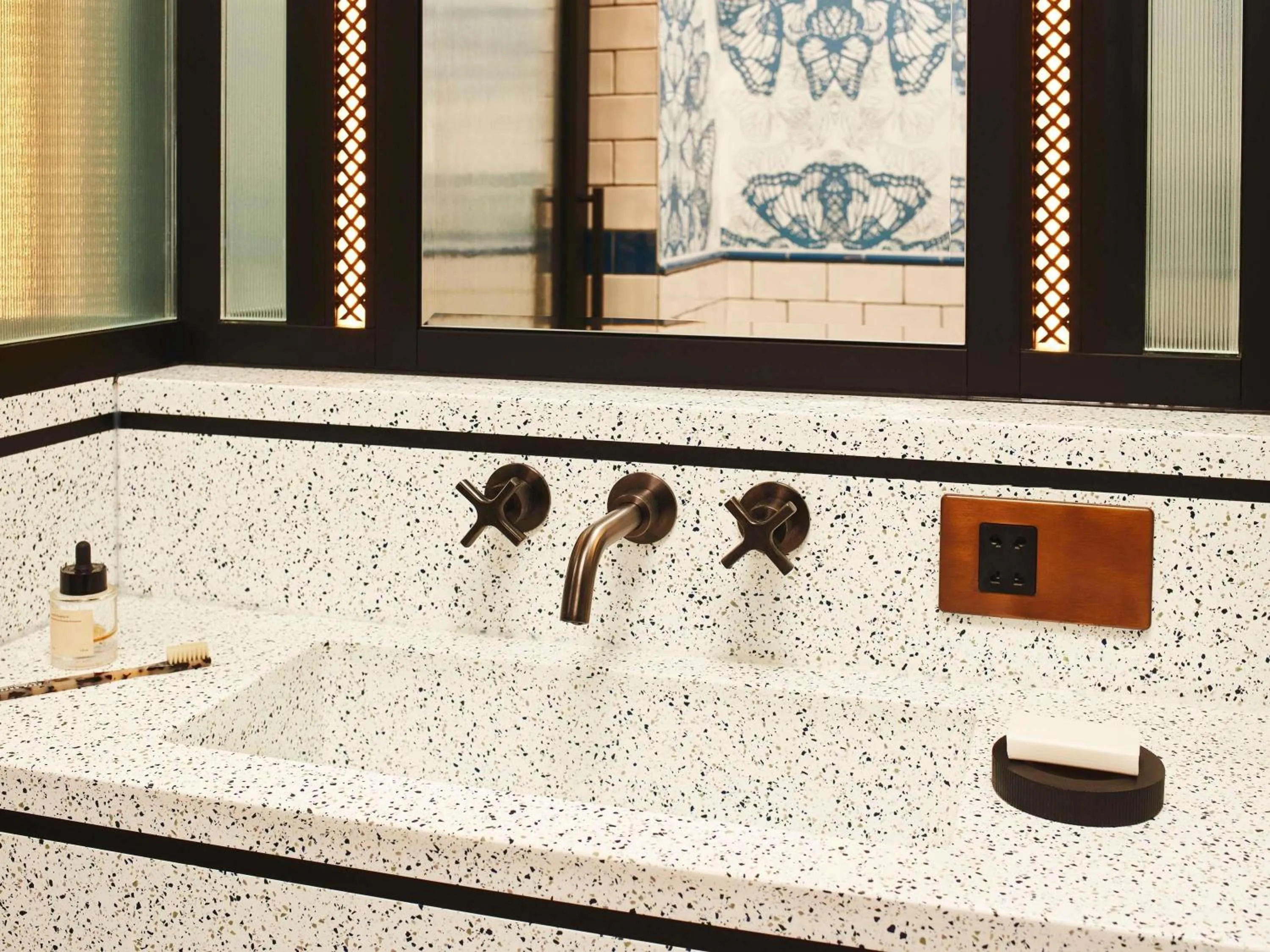 Bedroom in Hyde London City - St Paul's