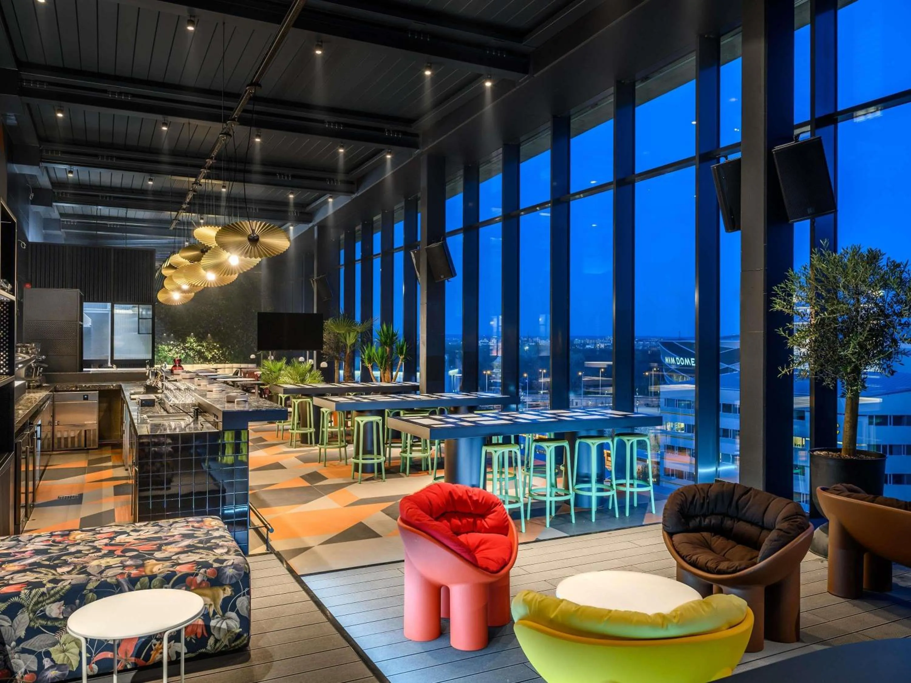 Lounge or bar in ibis Budapest Stadium