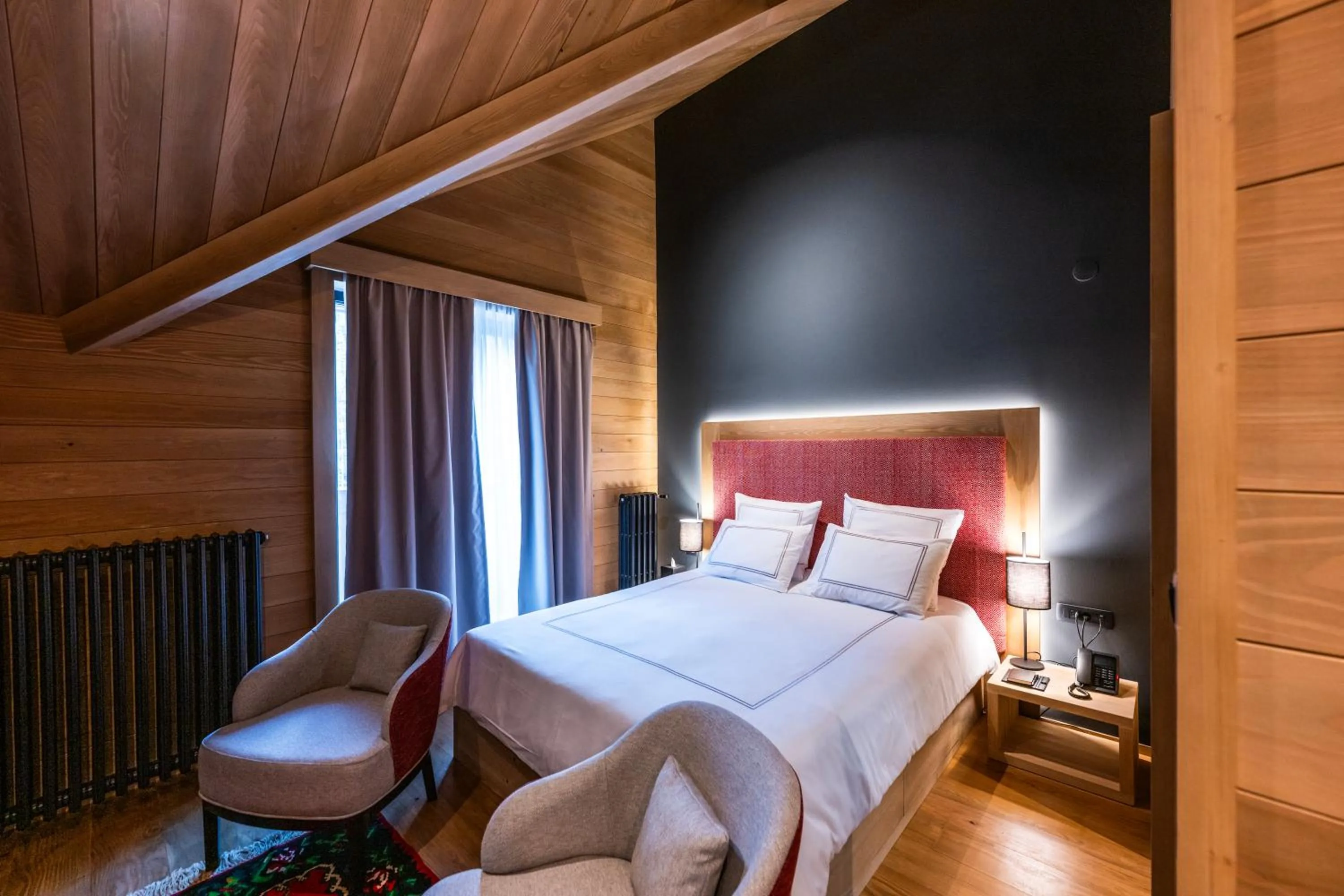 Seating area, Bed in Swissôtel Resort Kolasin