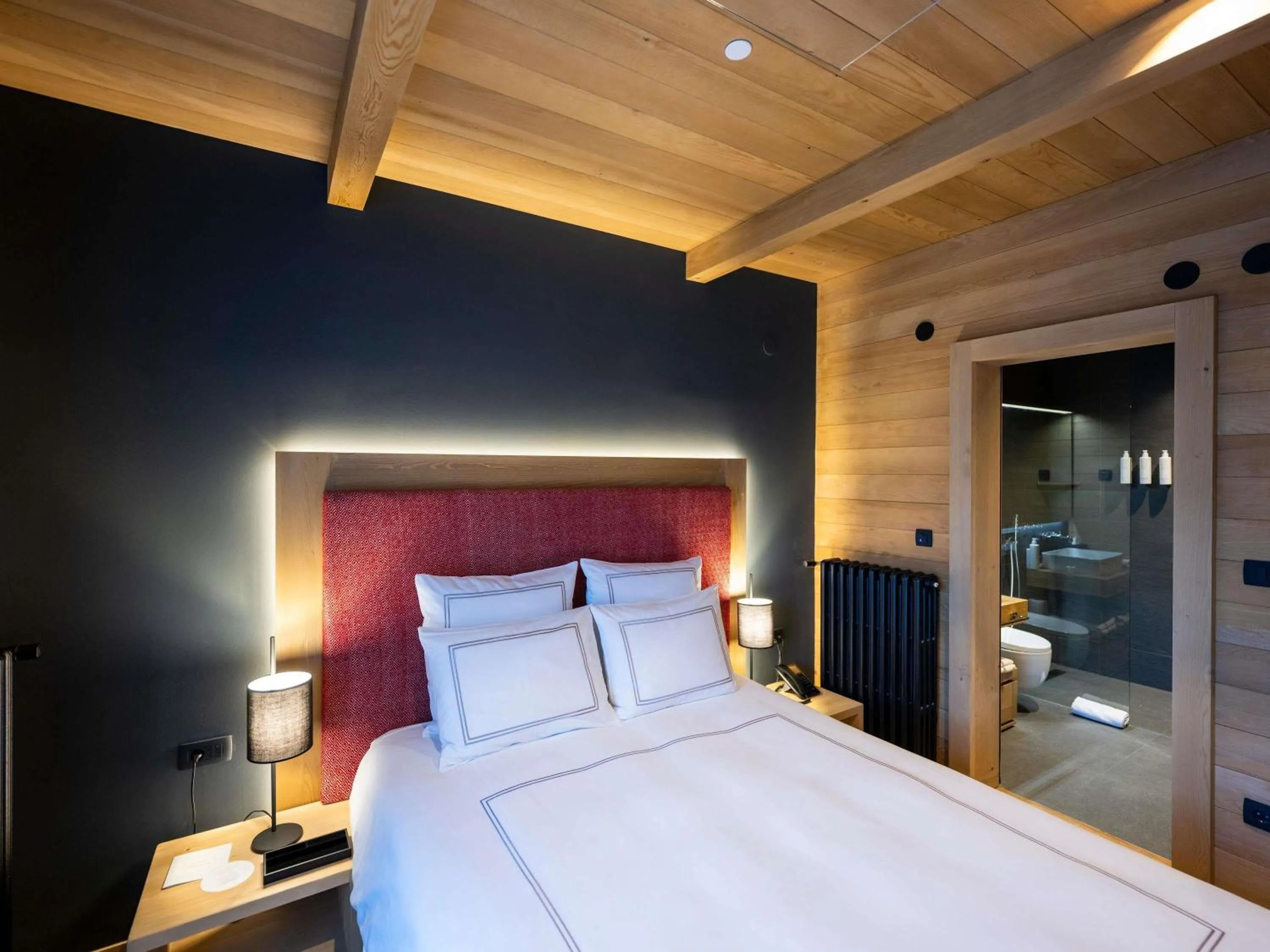 Bedroom, Bed in Swissôtel Resort Kolasin