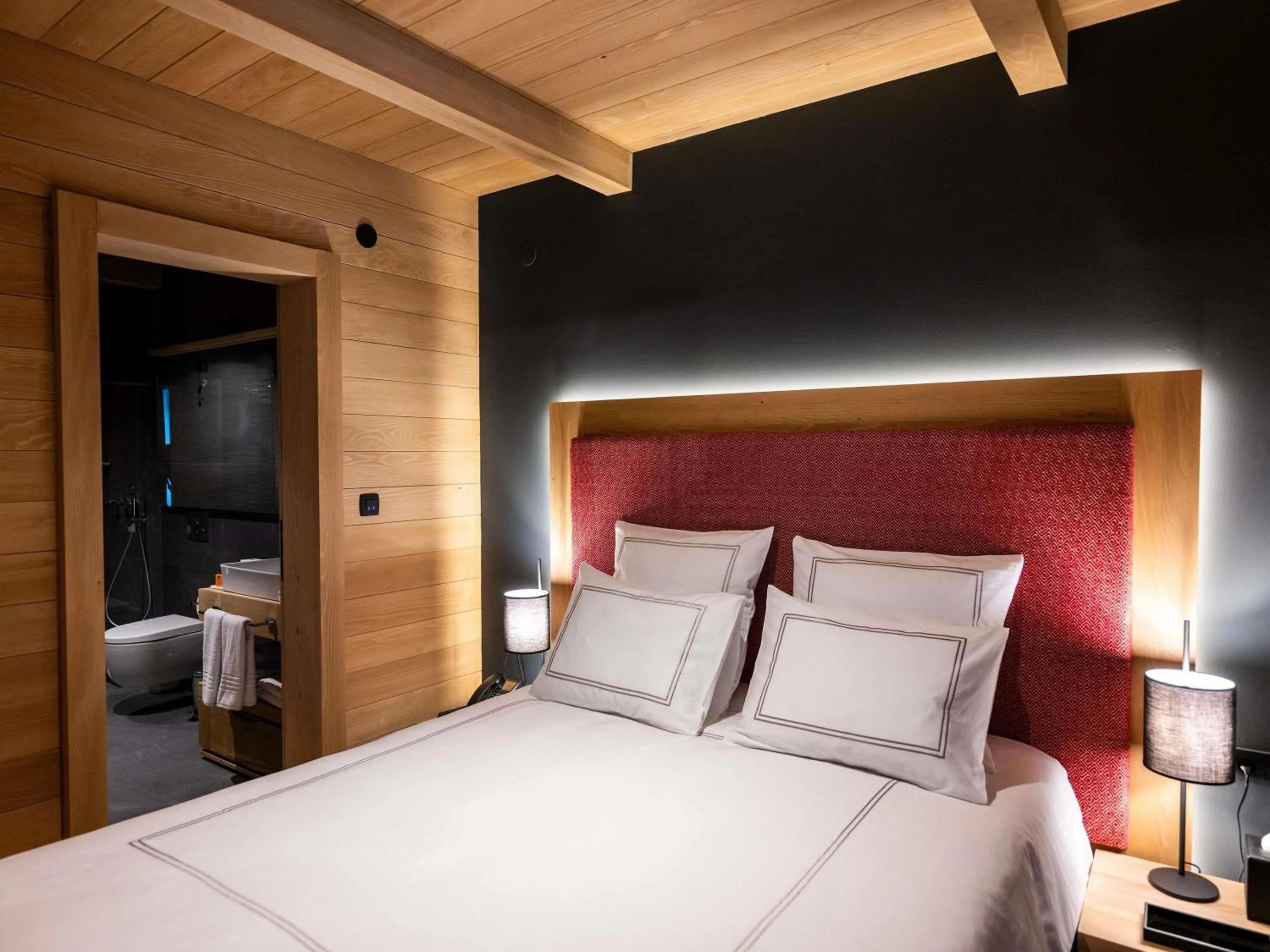 Bedroom, Bed in Swissôtel Resort Kolasin