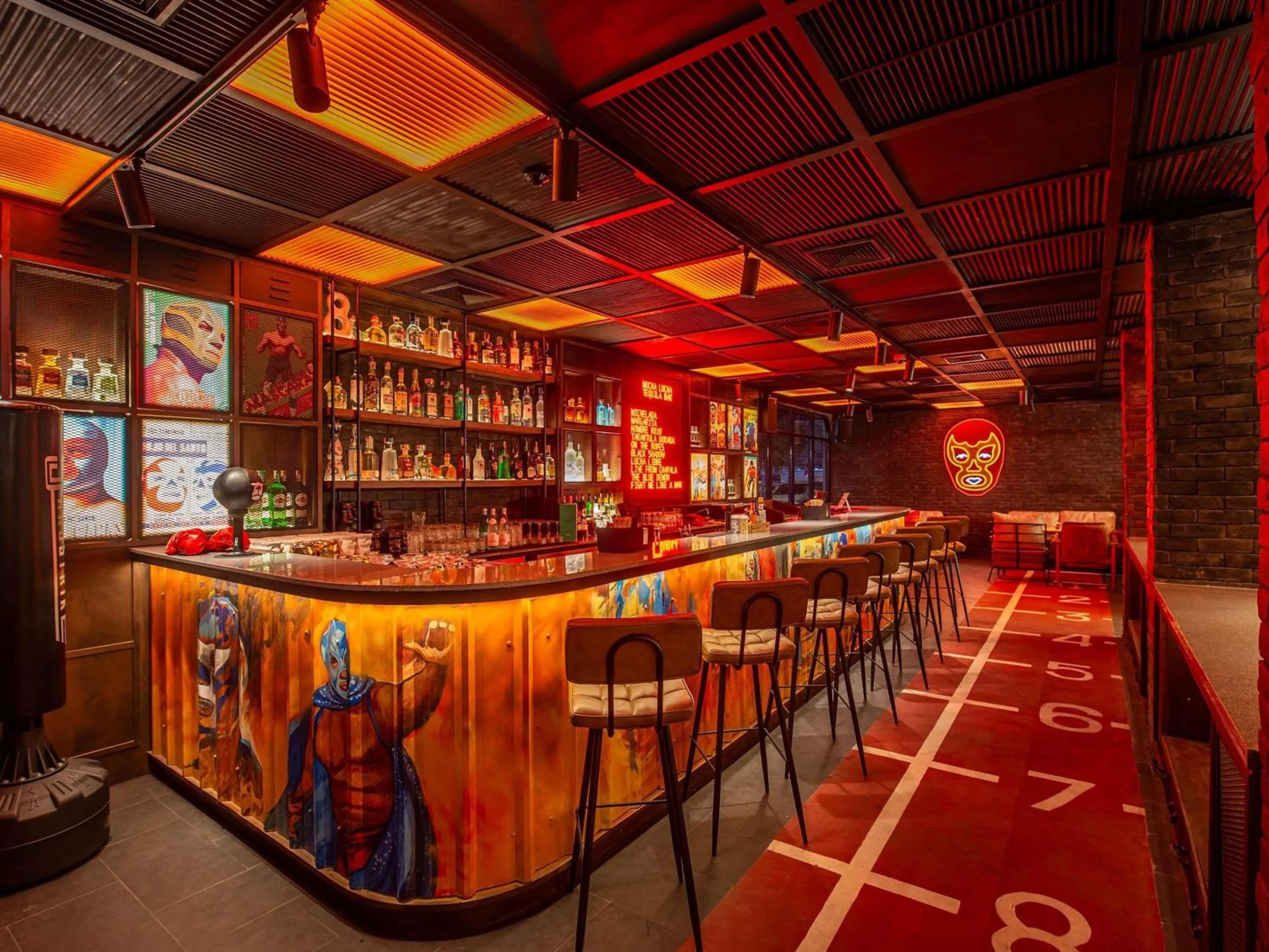 Lounge or bar in Novotel Living Bangkok Sukhumvit Legacy