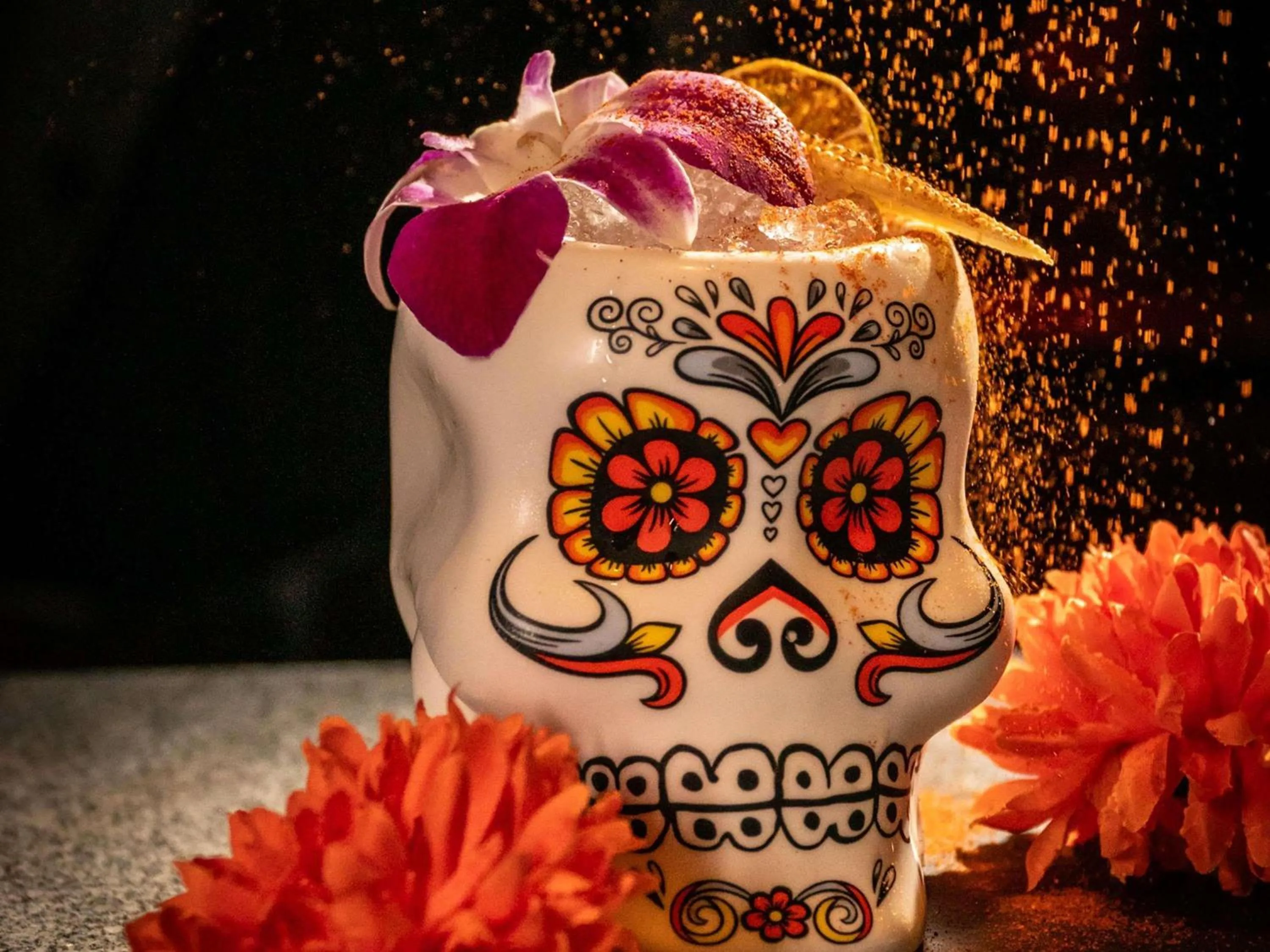 Lounge or bar in Novotel Living Bangkok Sukhumvit Legacy