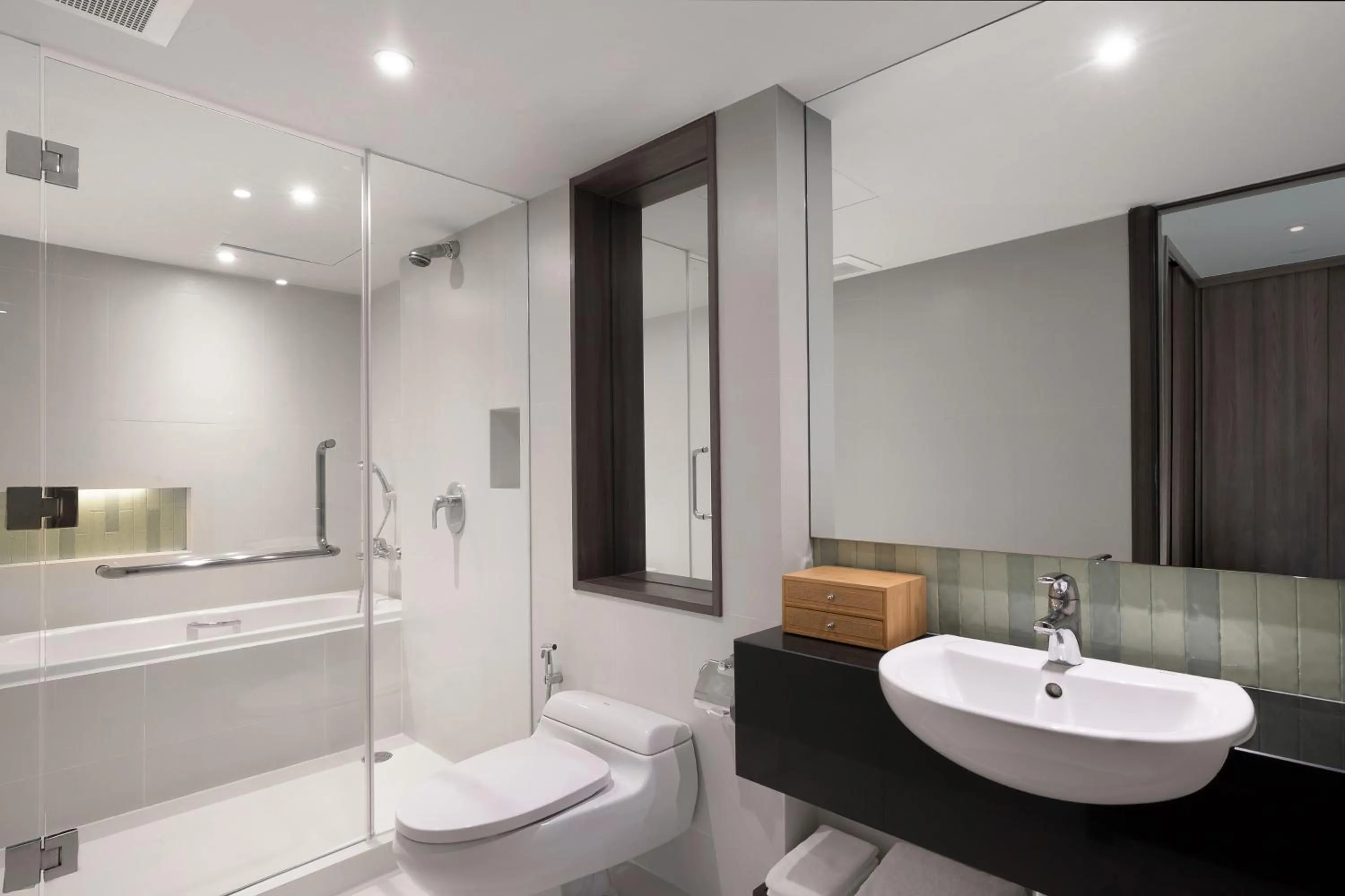 Shower in Novotel Living Bangkok Sukhumvit Legacy