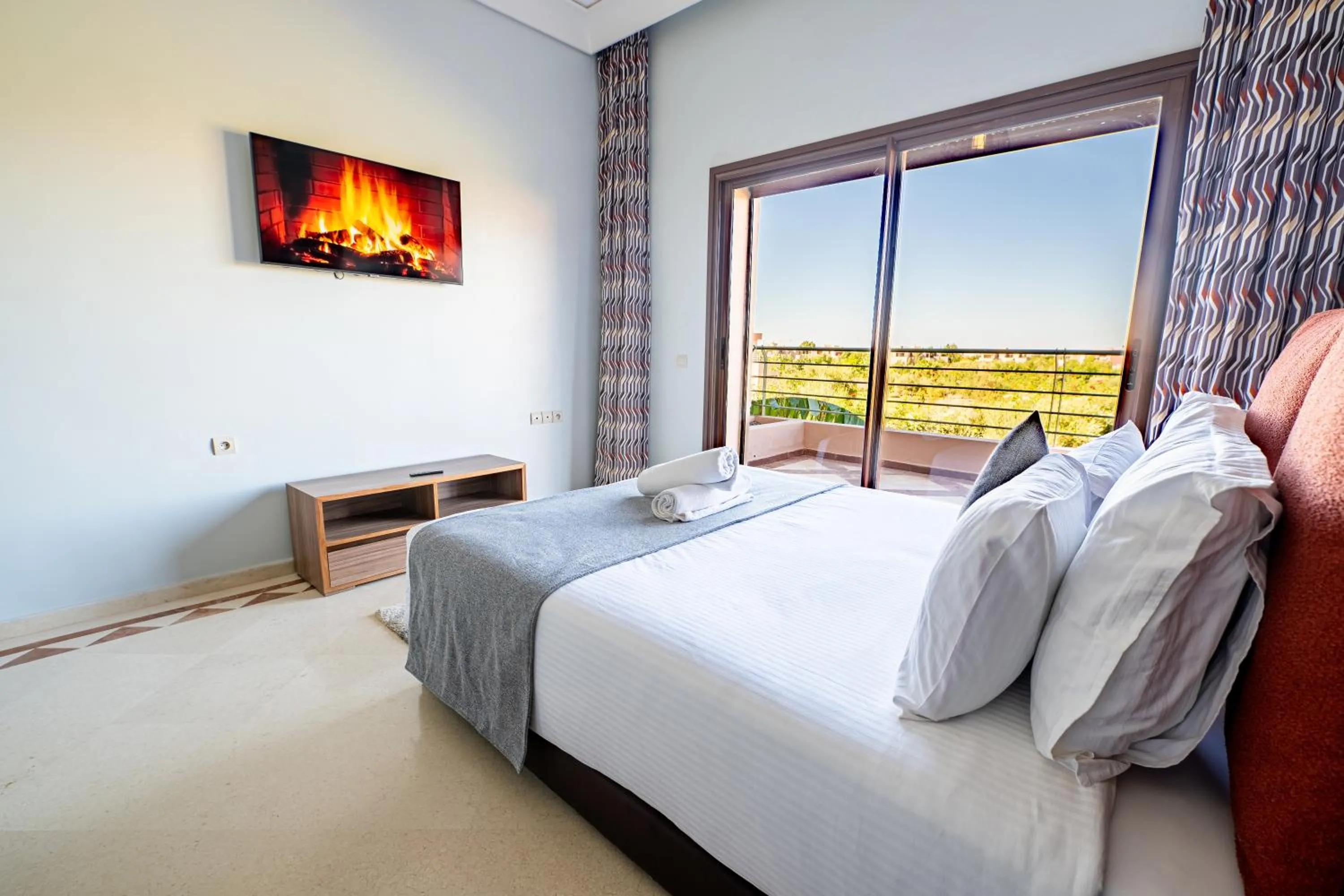 Bedroom, Bed in Konouz Palace