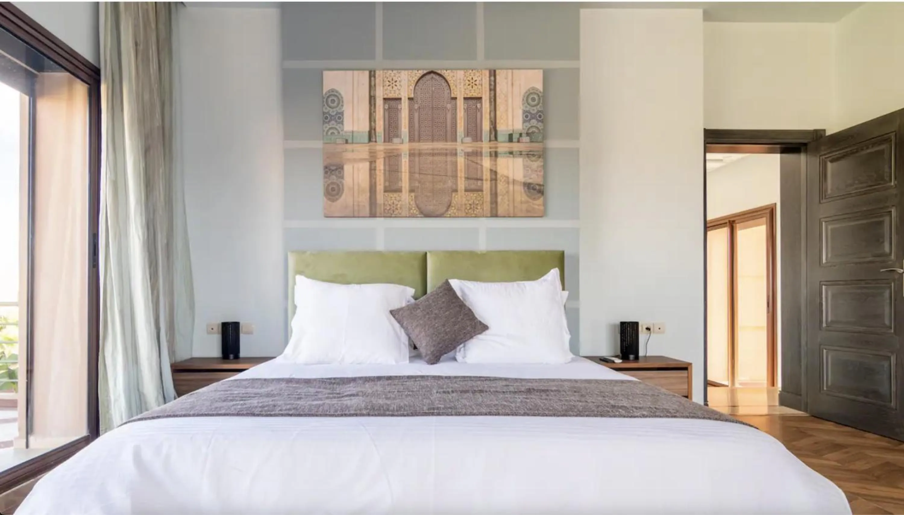 Bedroom, Bed in Konouz Palace