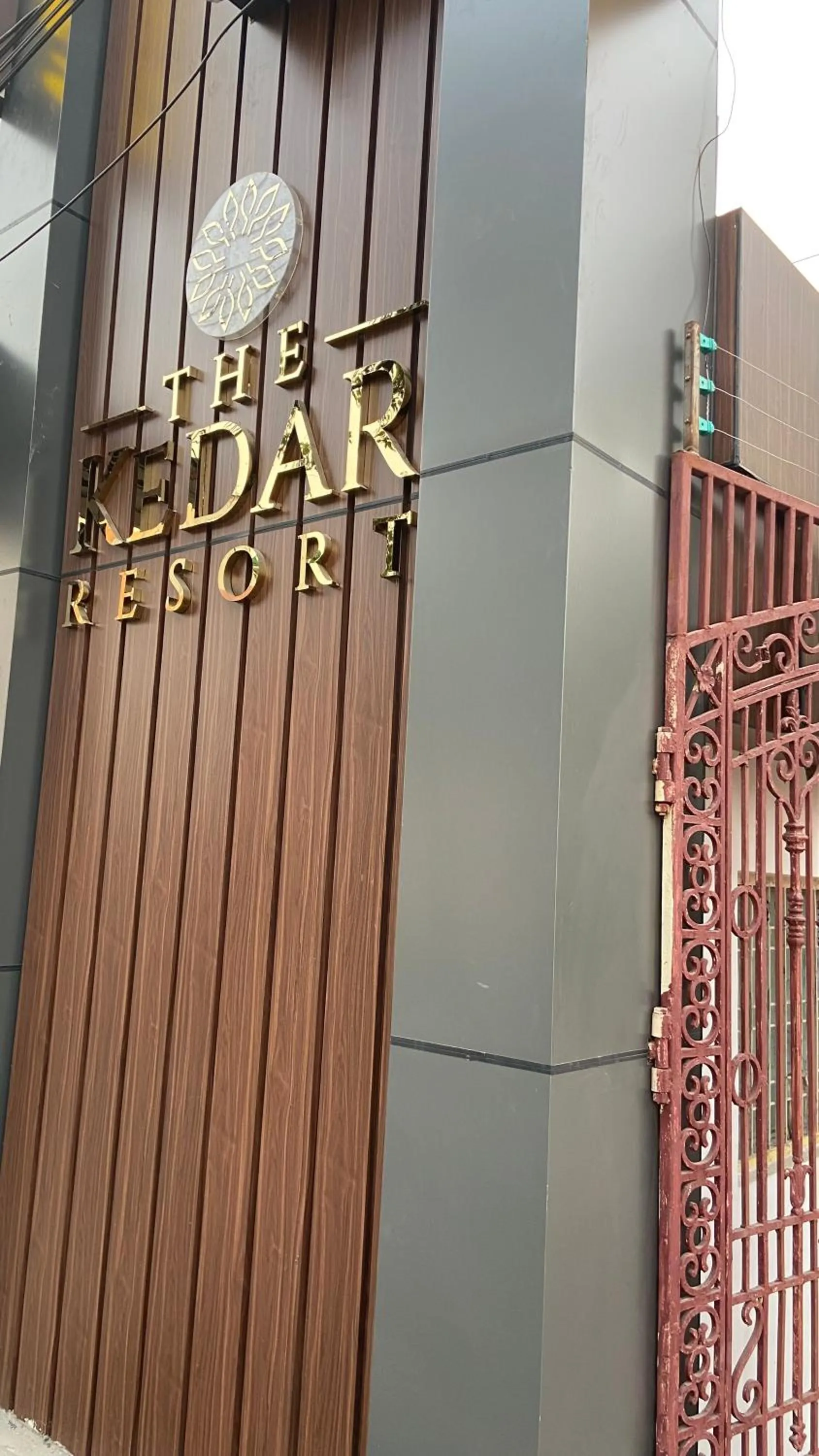 Facade/entrance in The Kedar Resort