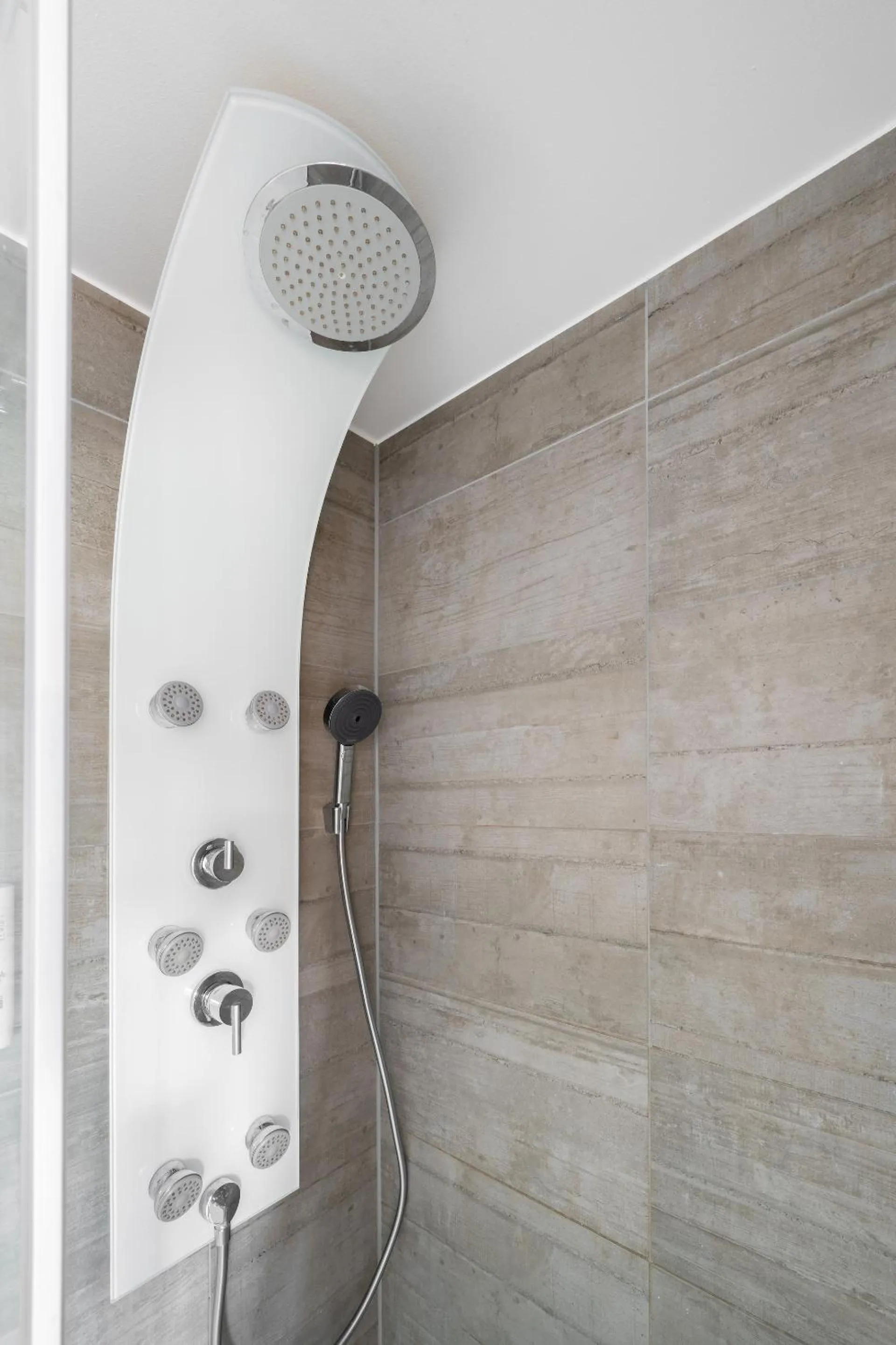 Shower in Homaris Apartments München Laim