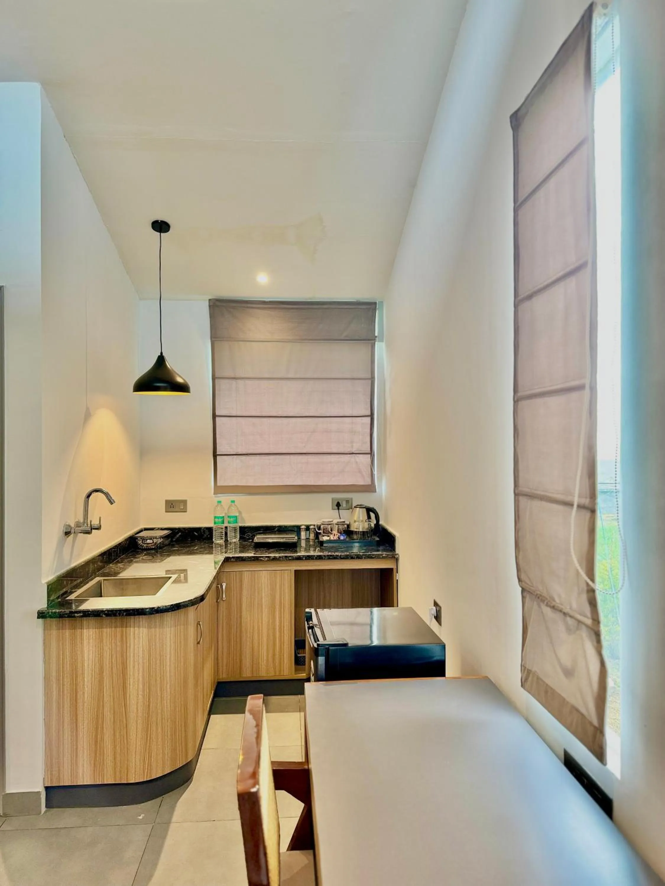 Kitchen or kitchenette in Bir Valley Retreat