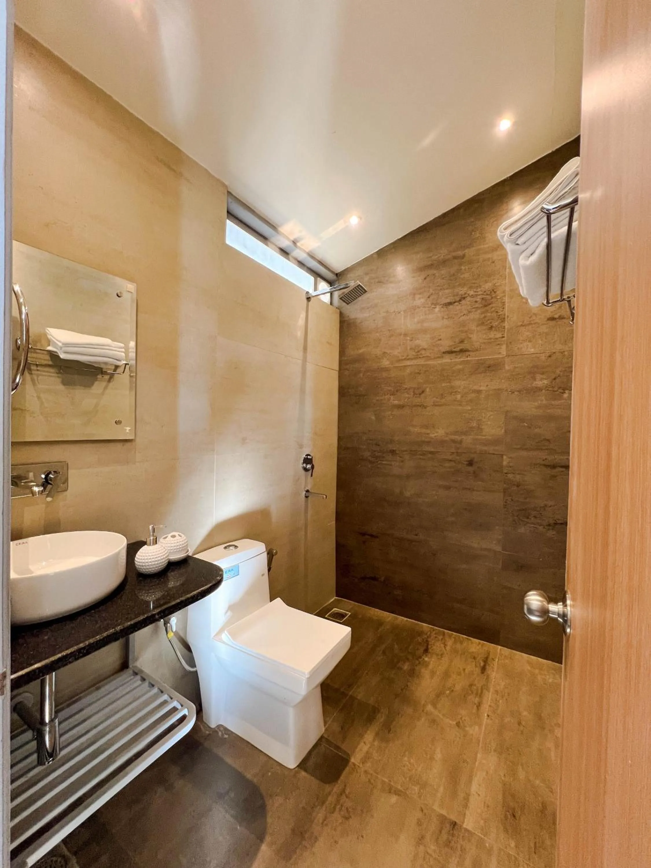 Bathroom in Bir Valley Retreat