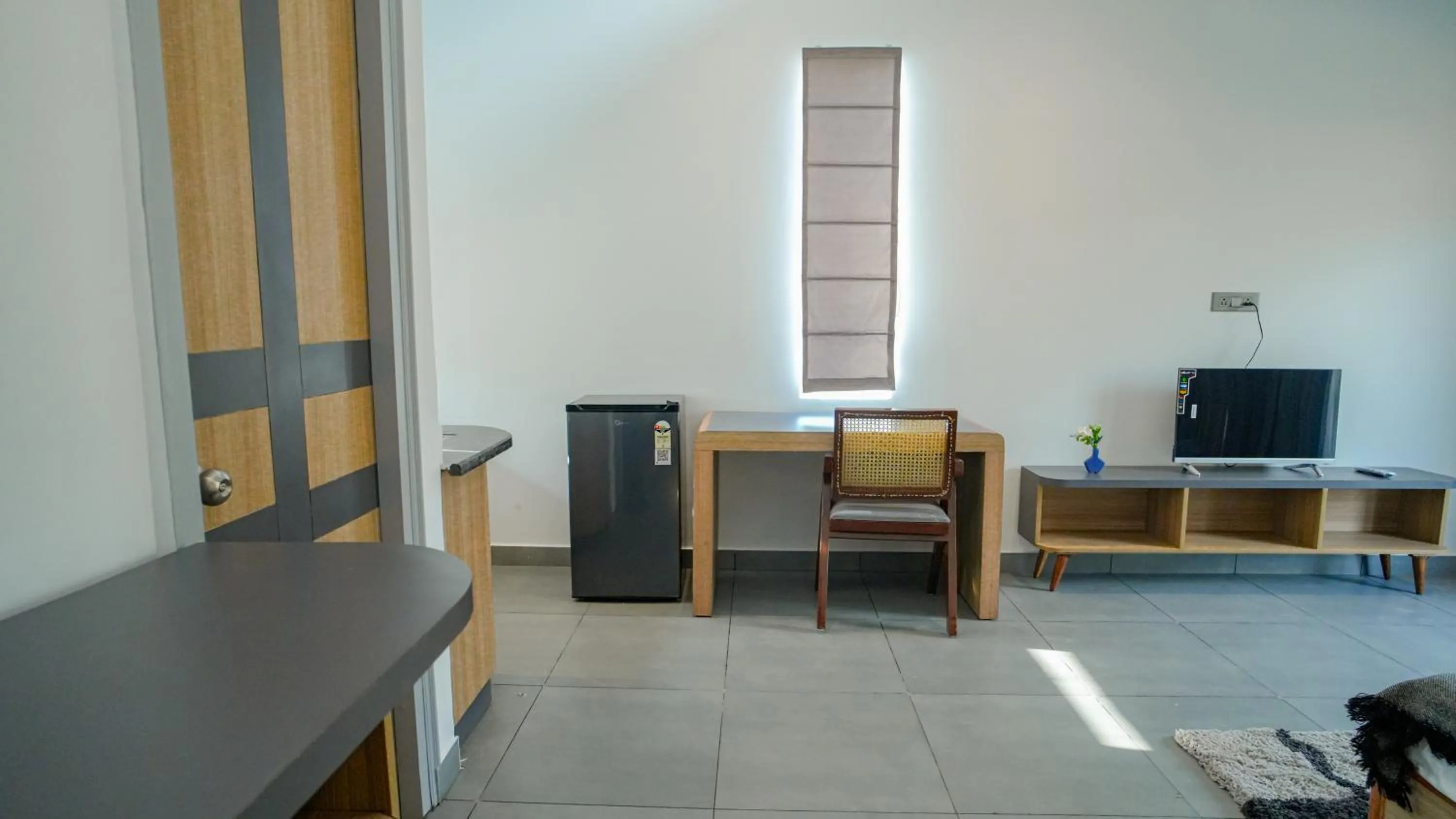 Communal lounge/ TV room in Bir Valley Retreat