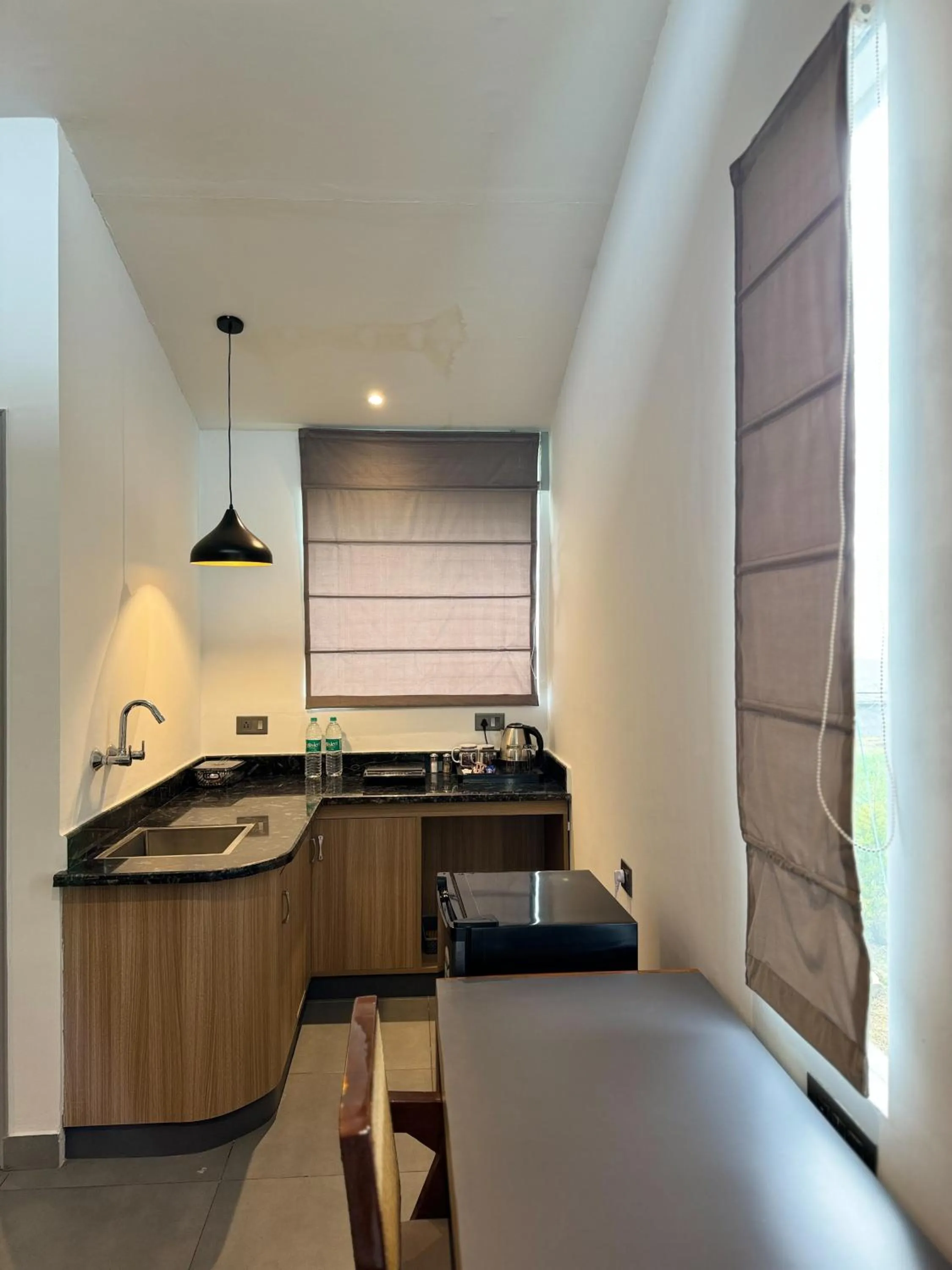 kitchen in Bir Valley Retreat