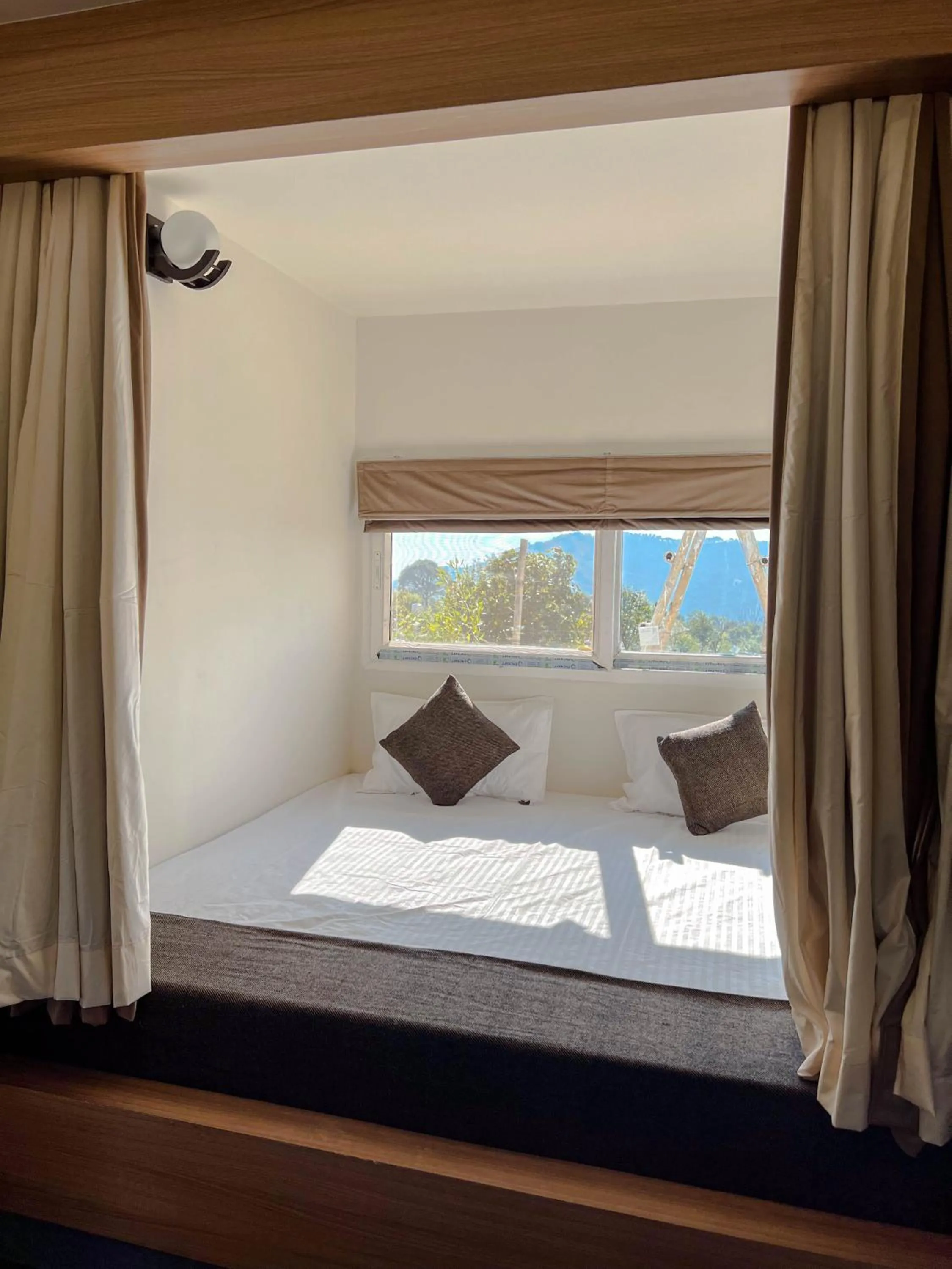 Bed in Bir Valley Retreat