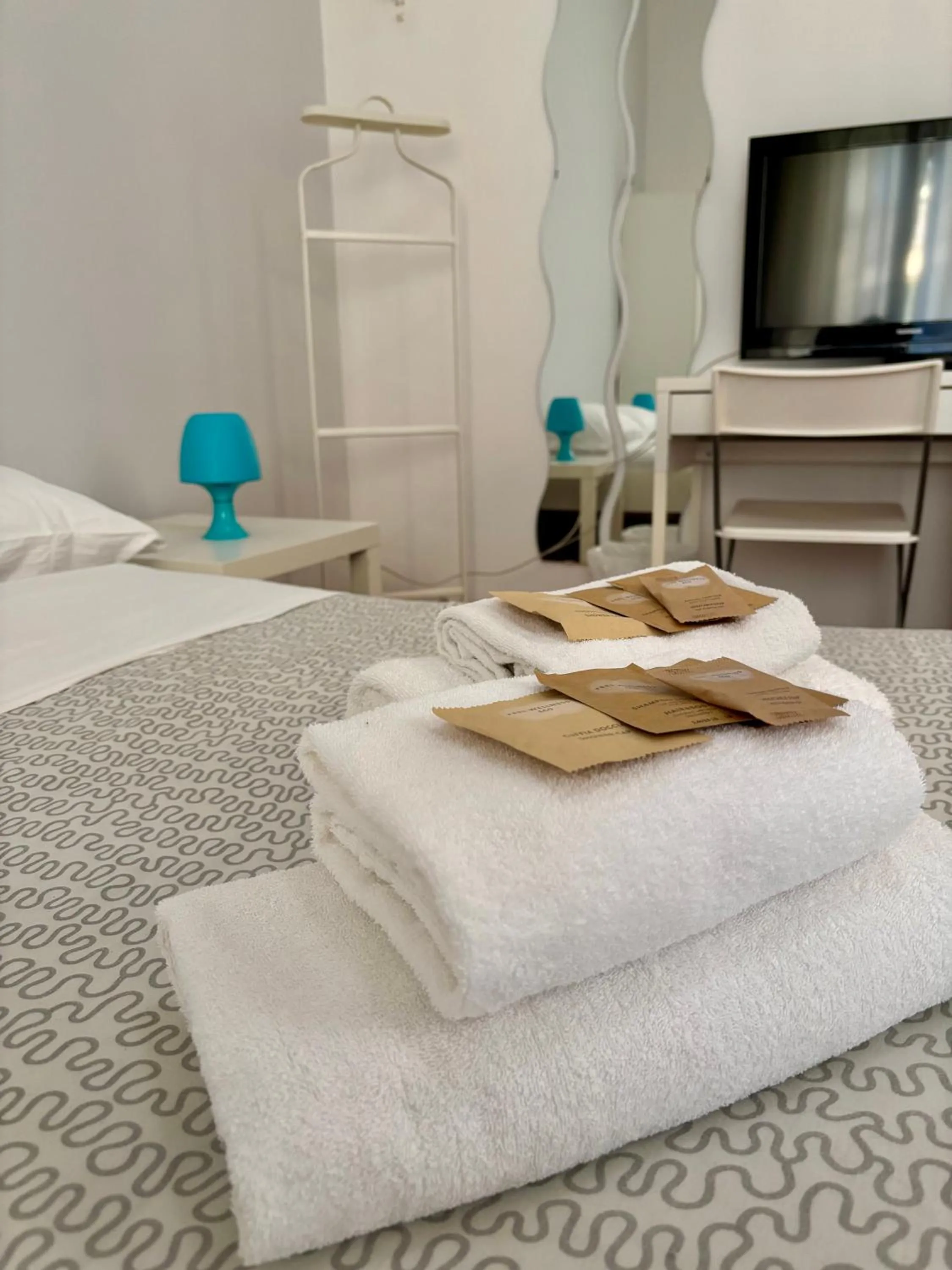 Bed in Castelnuovo Rooms #Politeama